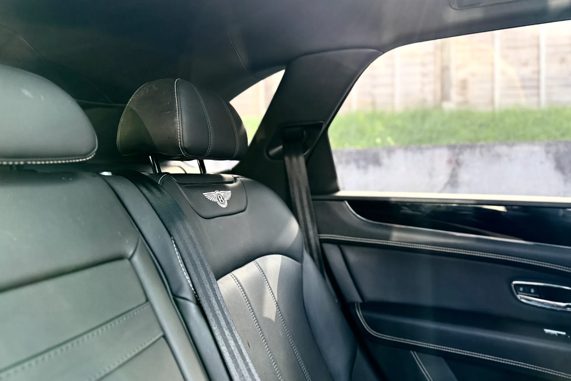 Bentley BENTAYGA thumbnail image number 15