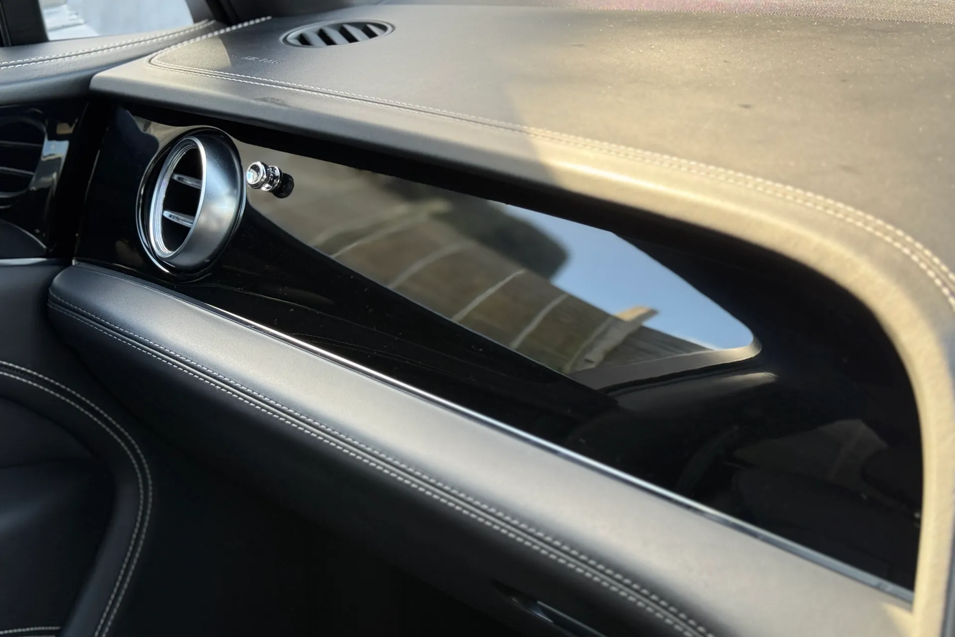 Bentley BENTAYGA thumbnail image number 20