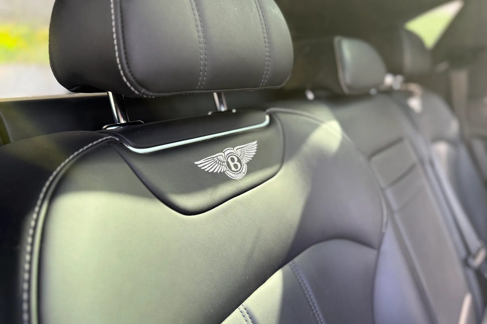 Bentley BENTAYGA thumbnail image number 13