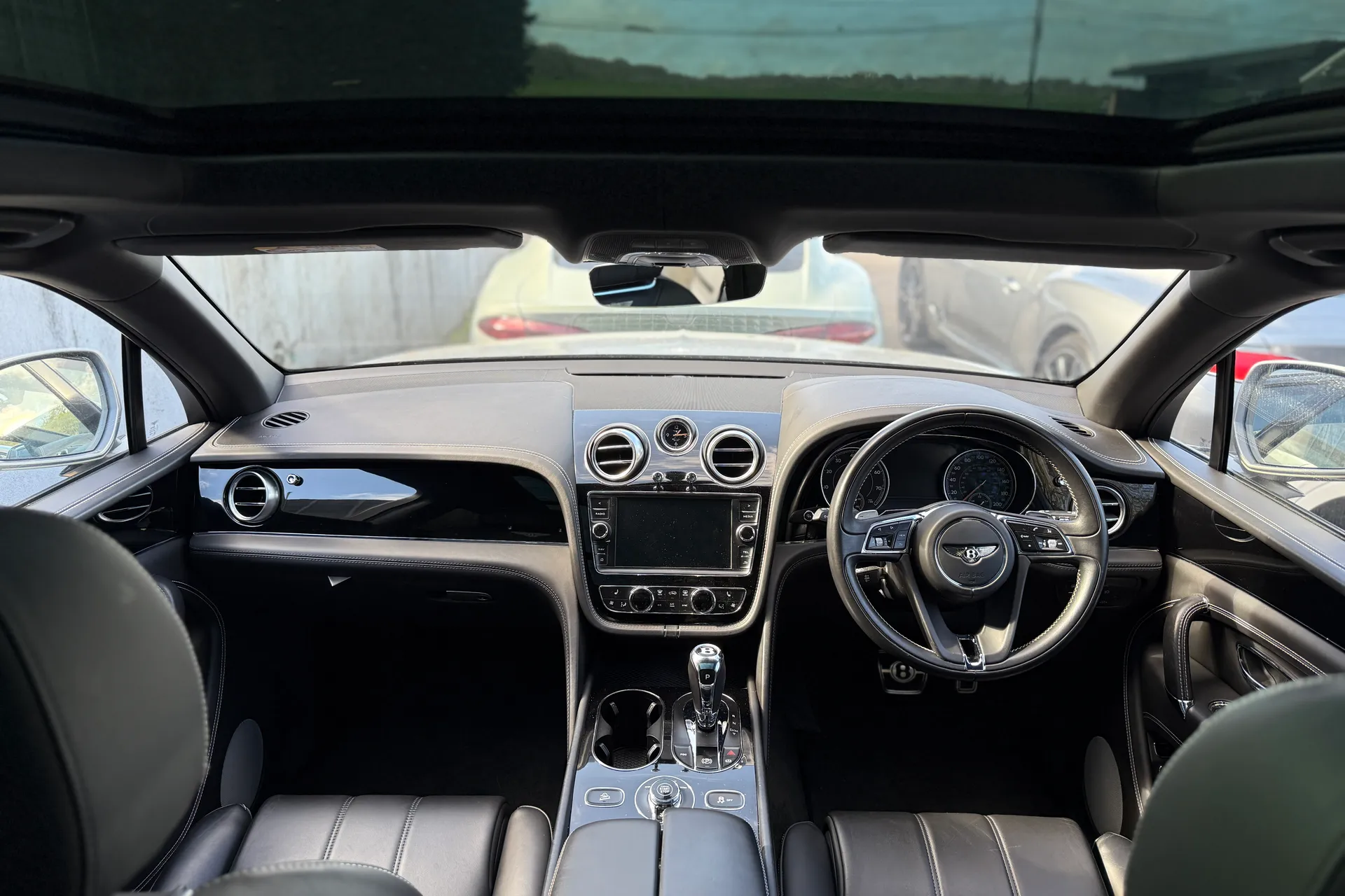 Bentley BENTAYGA thumbnail image number 14