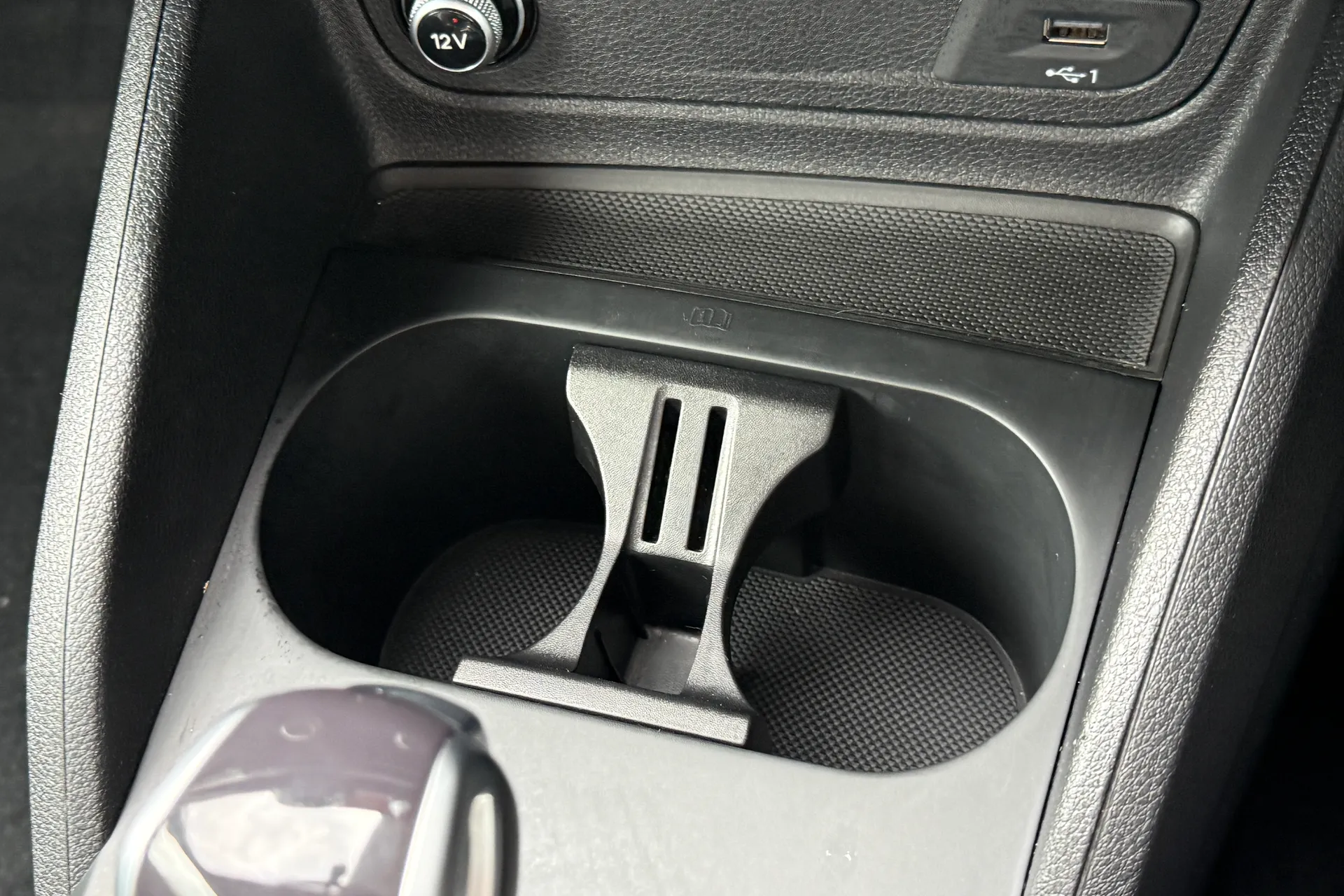 Audi Q2 thumbnail image number 23