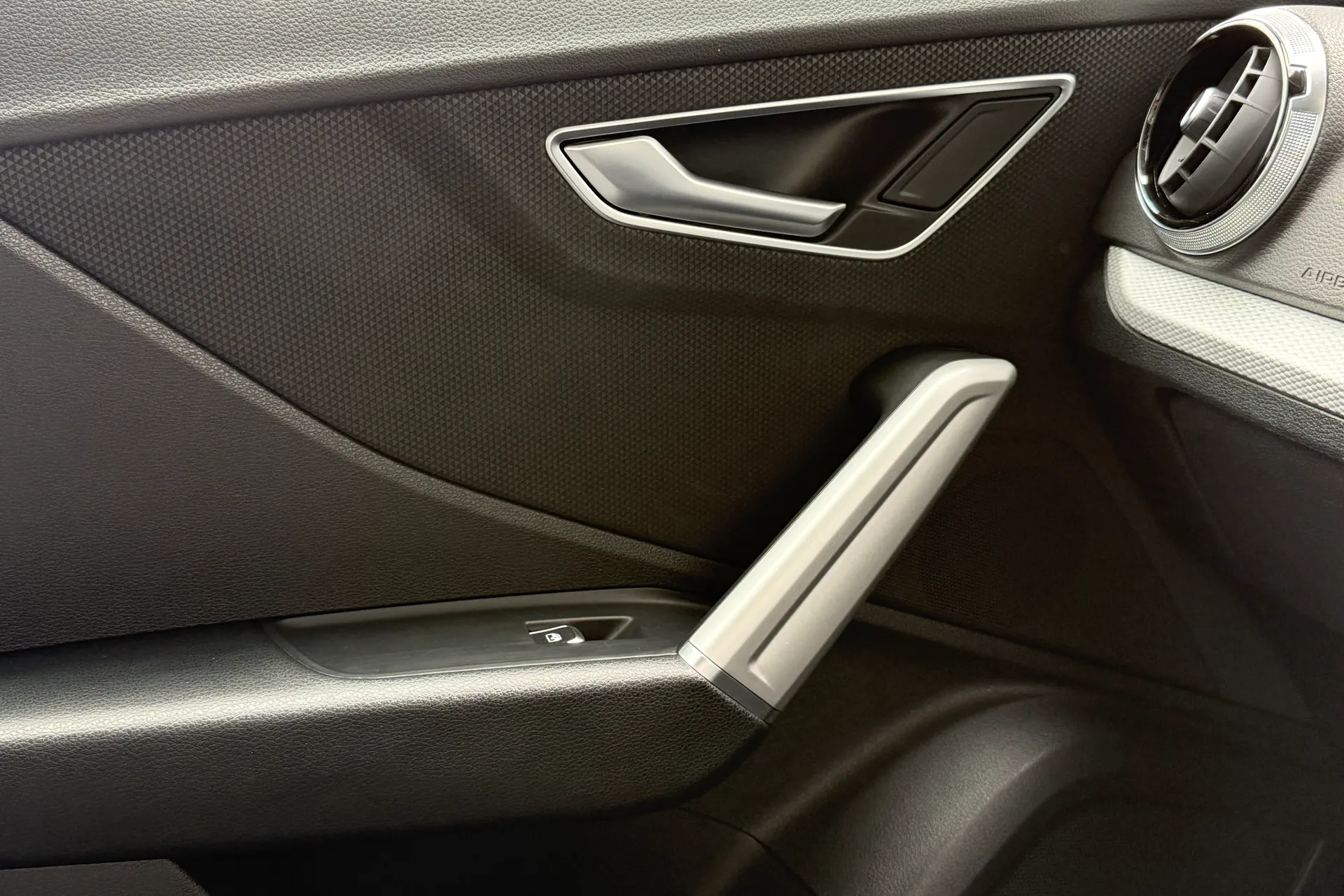 Audi Q2 thumbnail image number 26