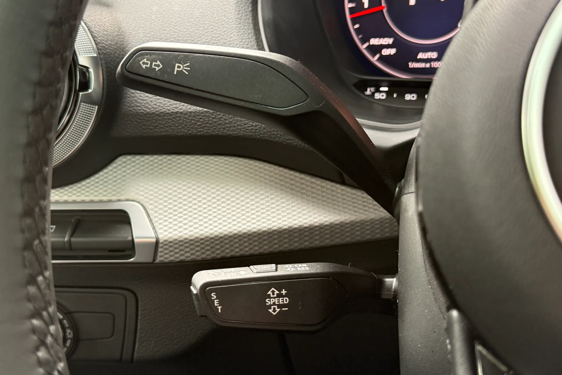 Audi Q2 thumbnail image number 16