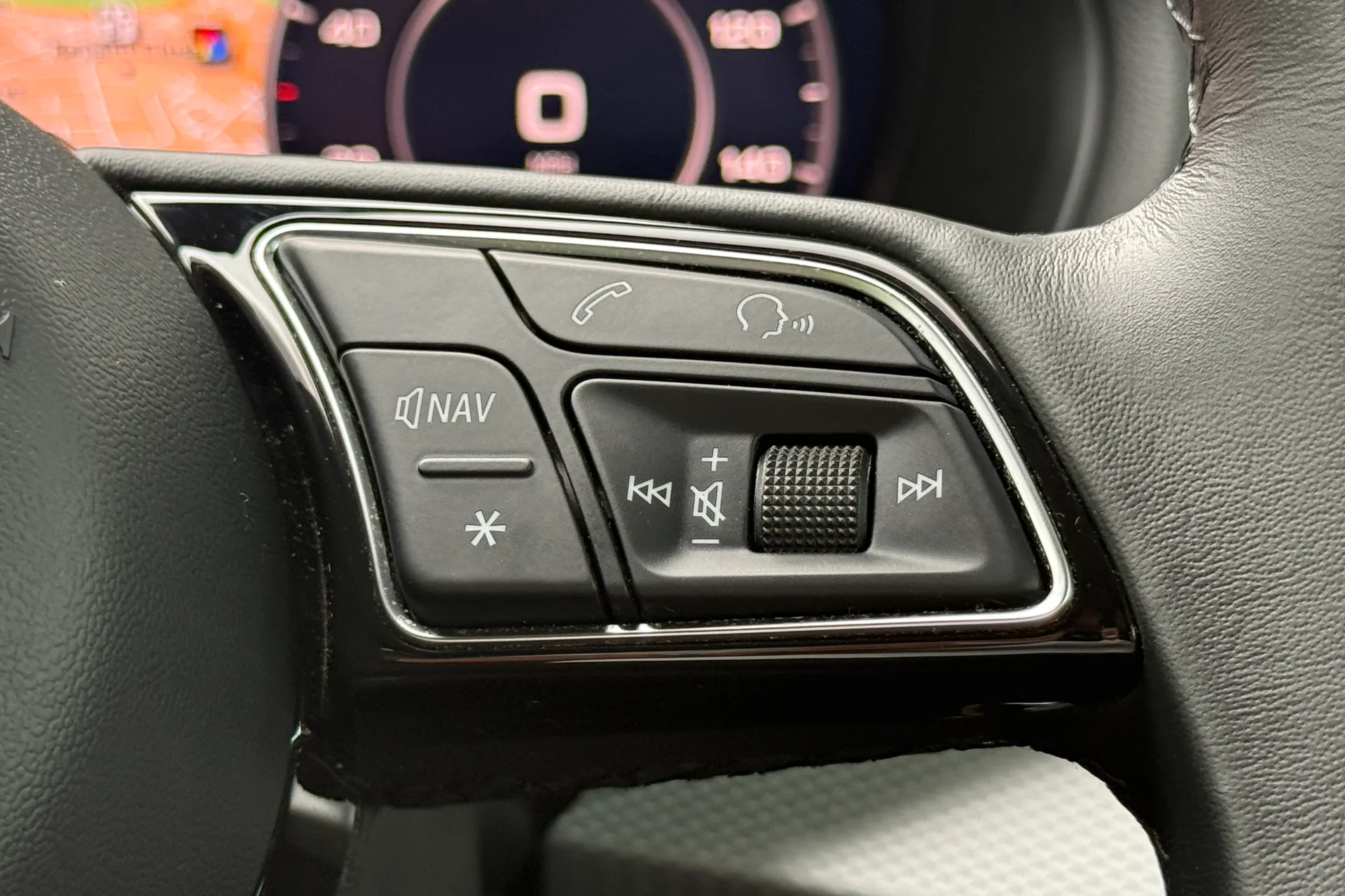 Audi Q2 thumbnail image number 14
