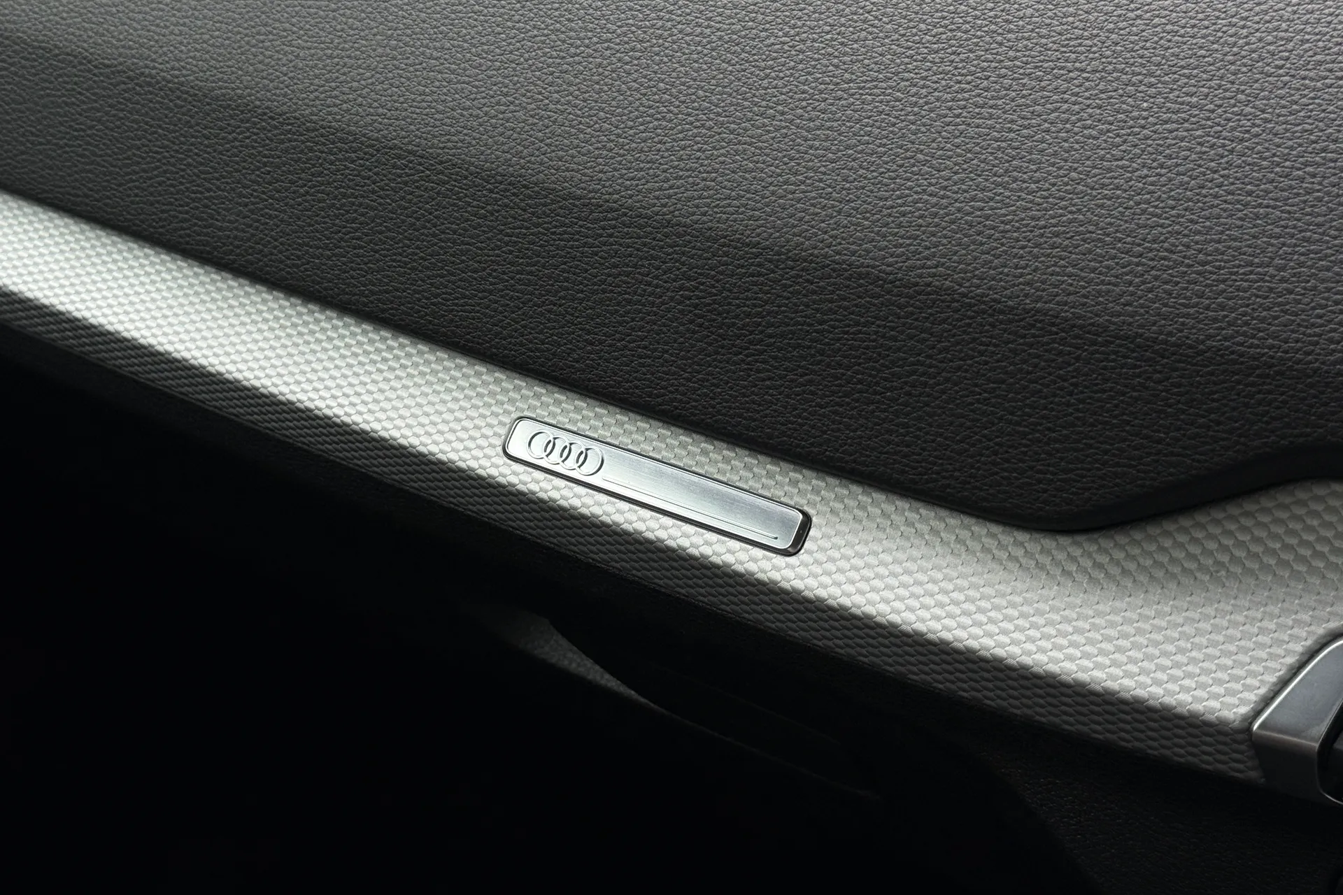 Audi Q2 thumbnail image number 20