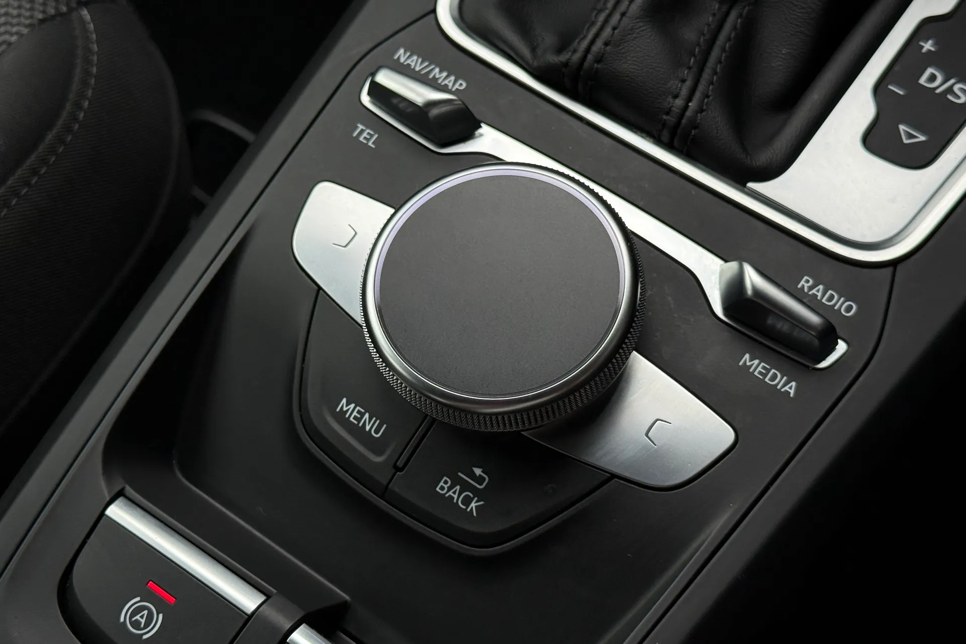 Audi Q2 thumbnail image number 30