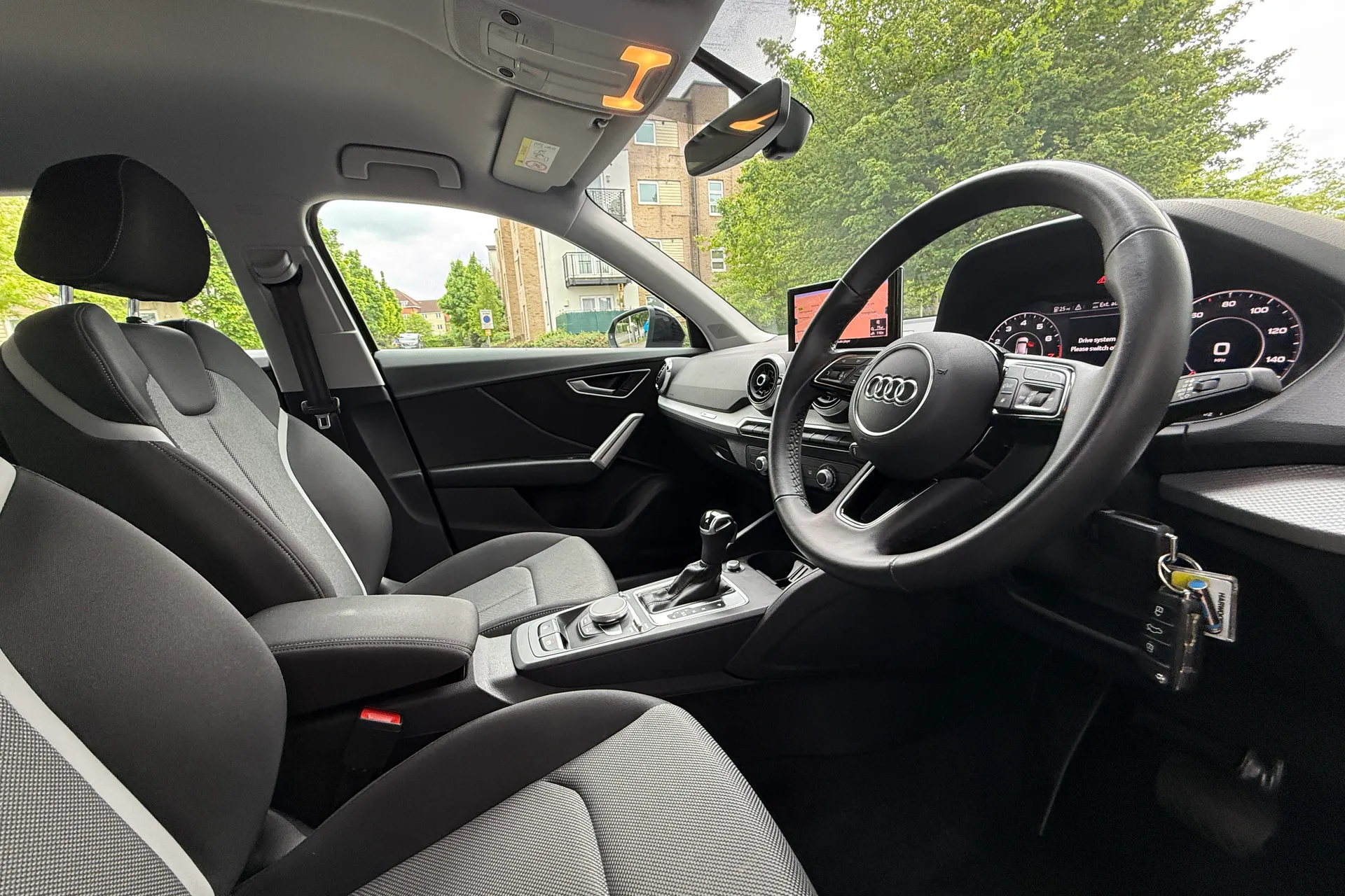 Audi Q2 thumbnail image number 10