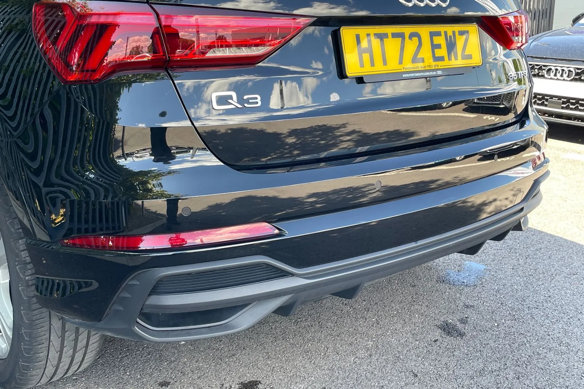 Audi Q3 thumbnail image number 16
