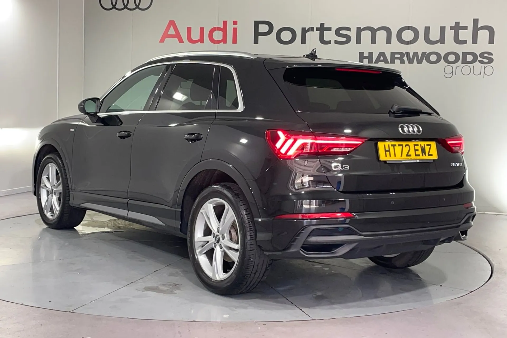 Audi Q3 thumbnail image number 9