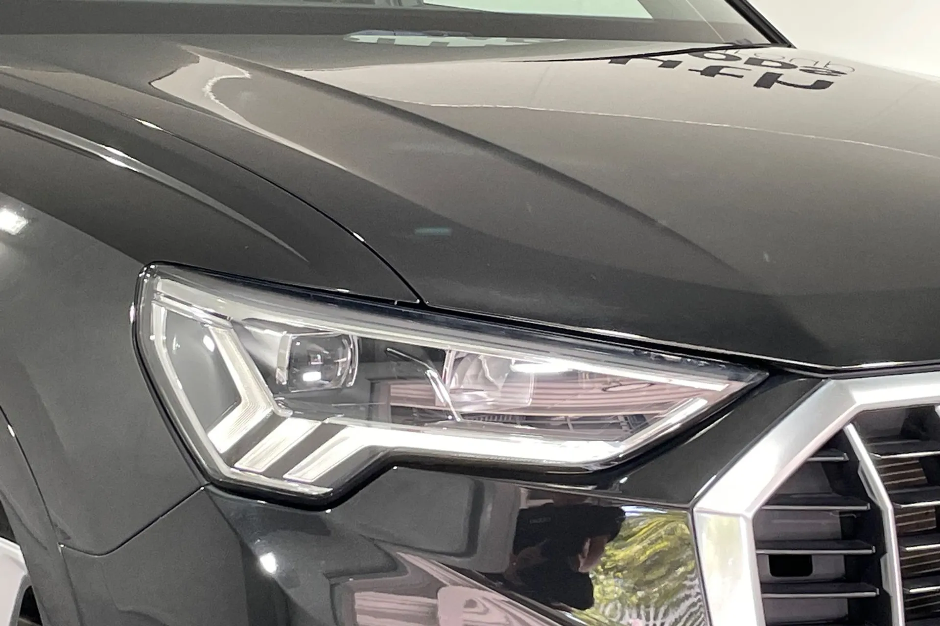 Audi Q3 thumbnail image number 17