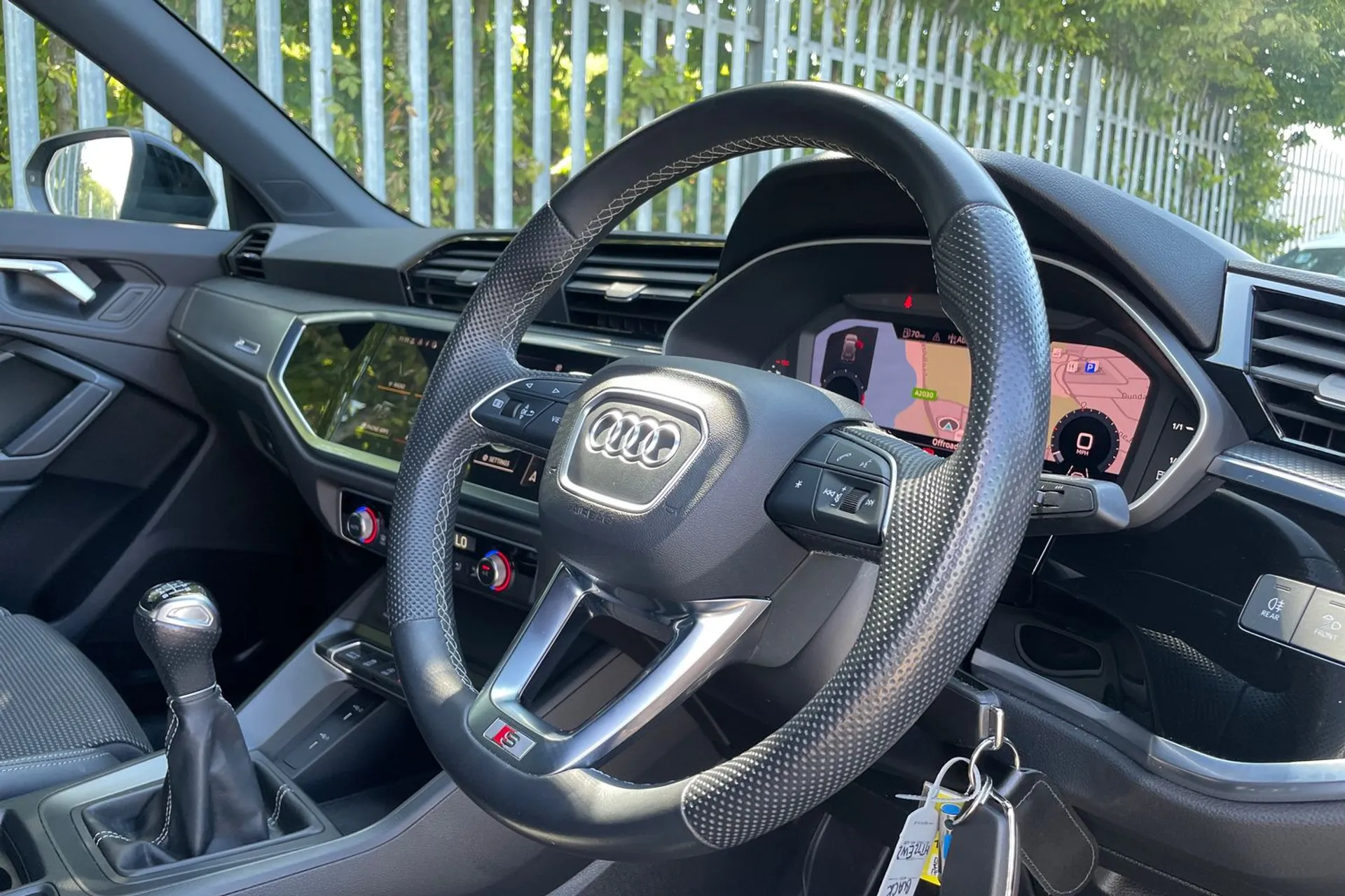 Audi Q3 thumbnail image number 26