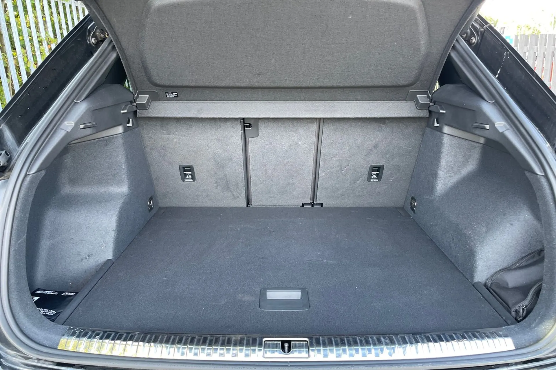 Audi Q3 thumbnail image number 18