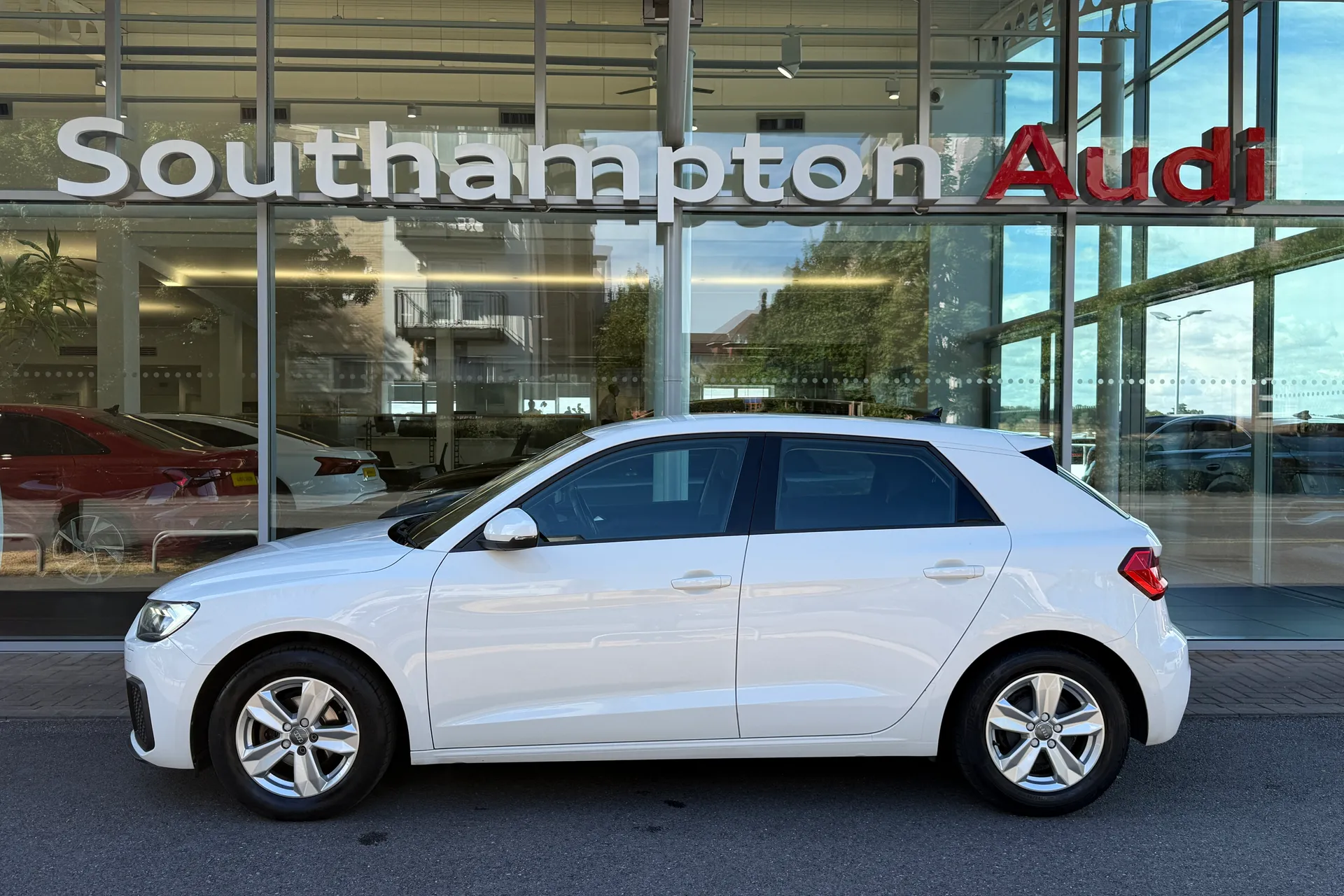 Audi A1 thumbnail image number 39