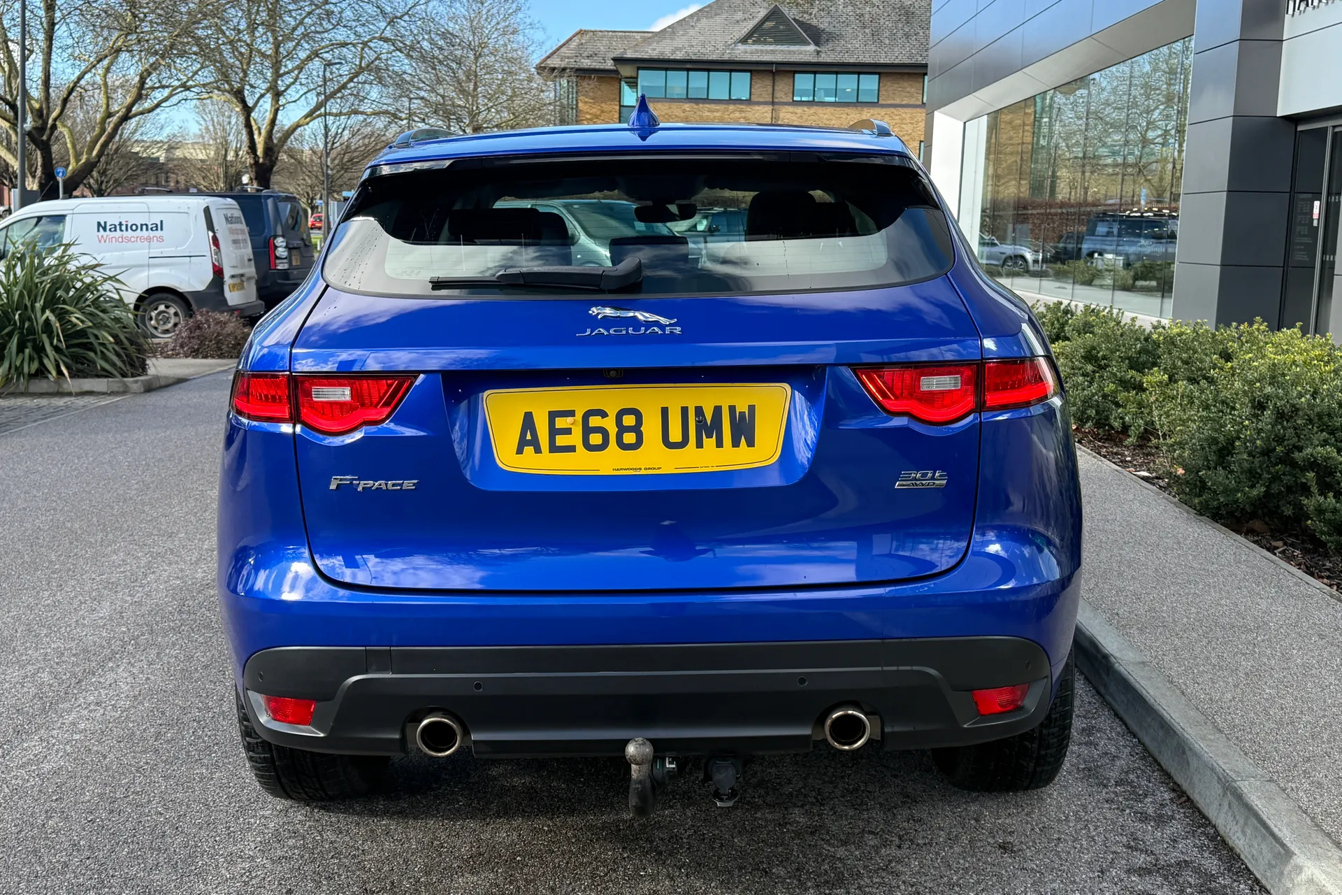 Jaguar F-PACE thumbnail image number 11