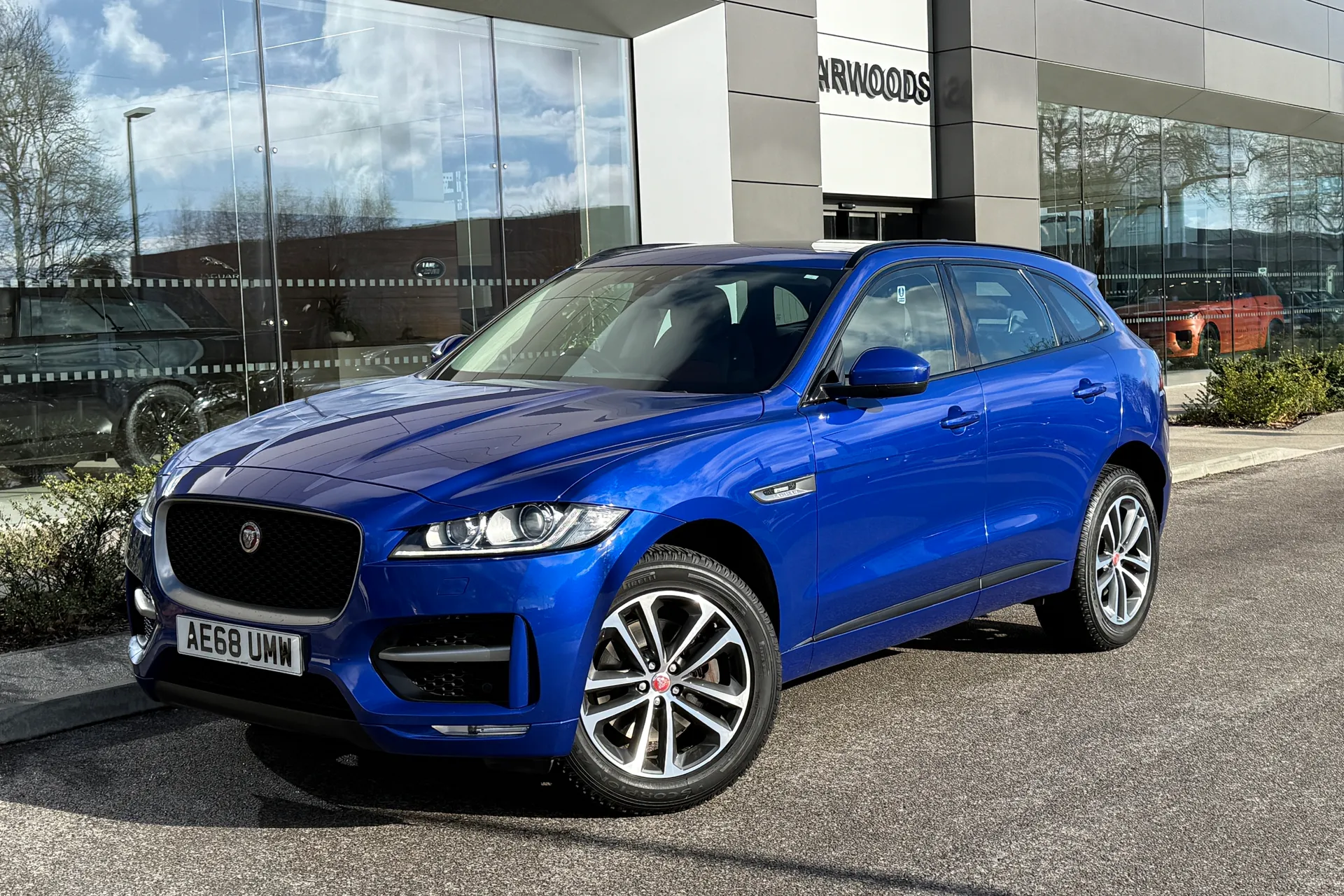 Jaguar F-PACE thumbnail image number 16
