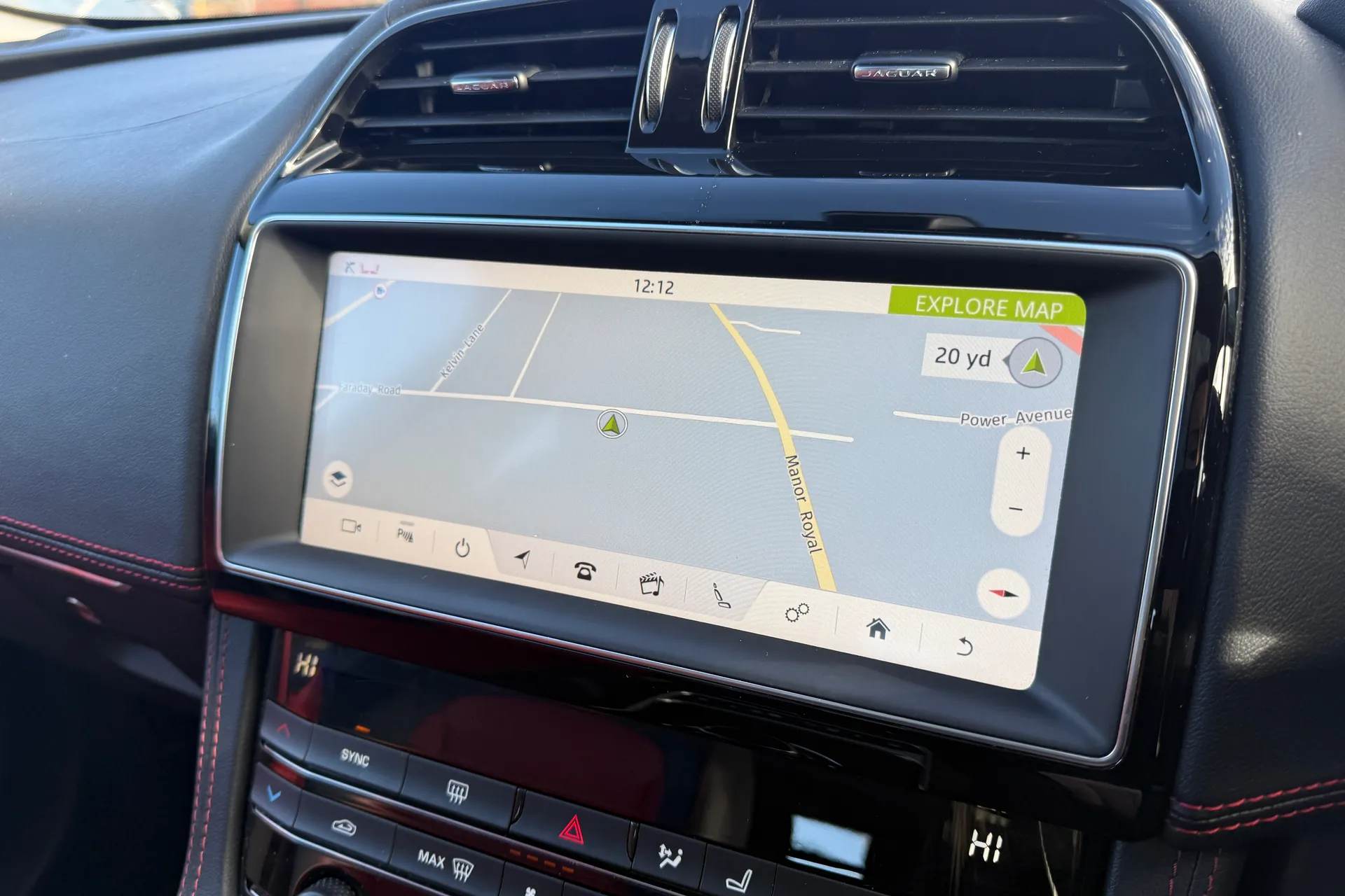 Jaguar F-PACE thumbnail image number 7