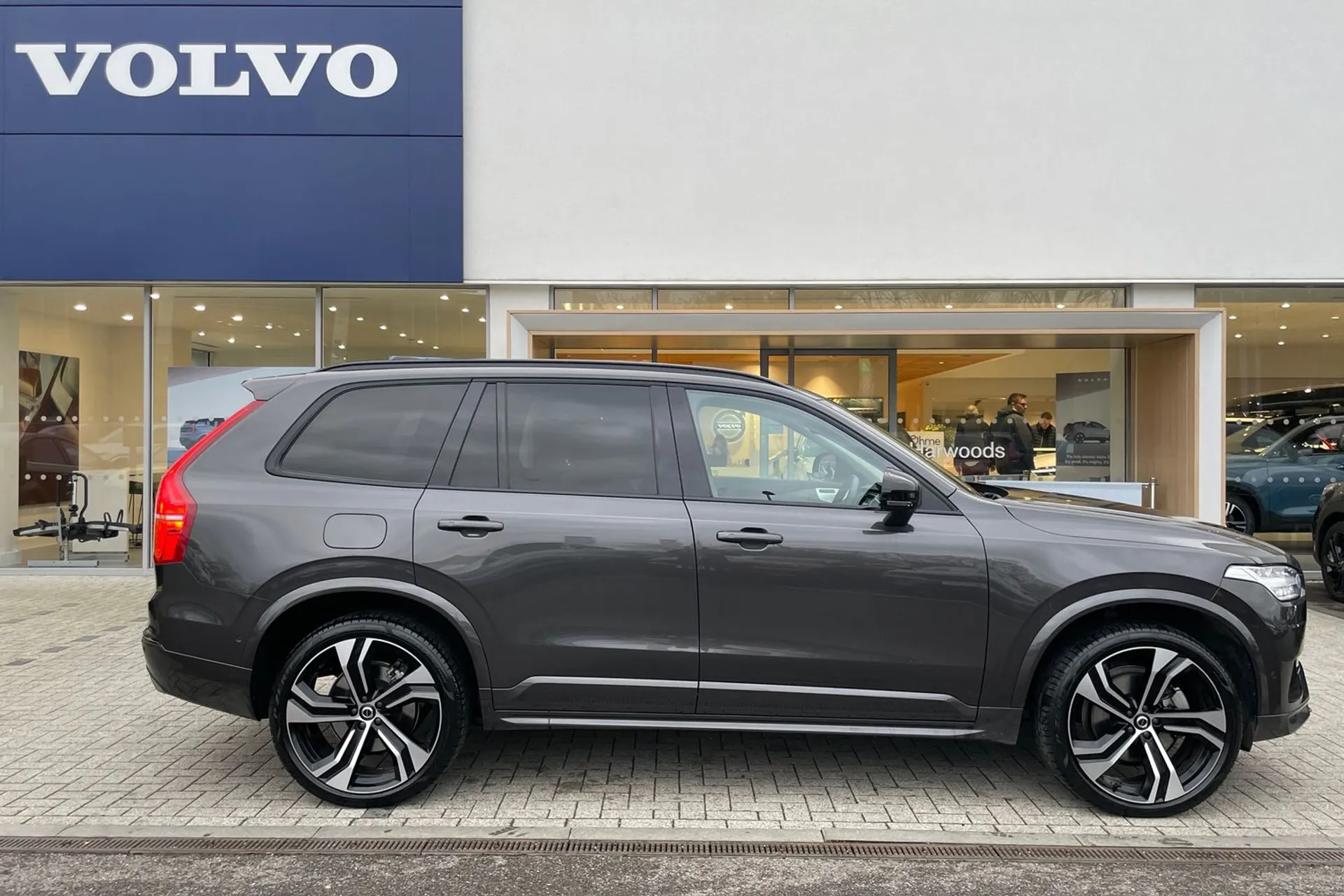 Volvo XC90 thumbnail image number 2