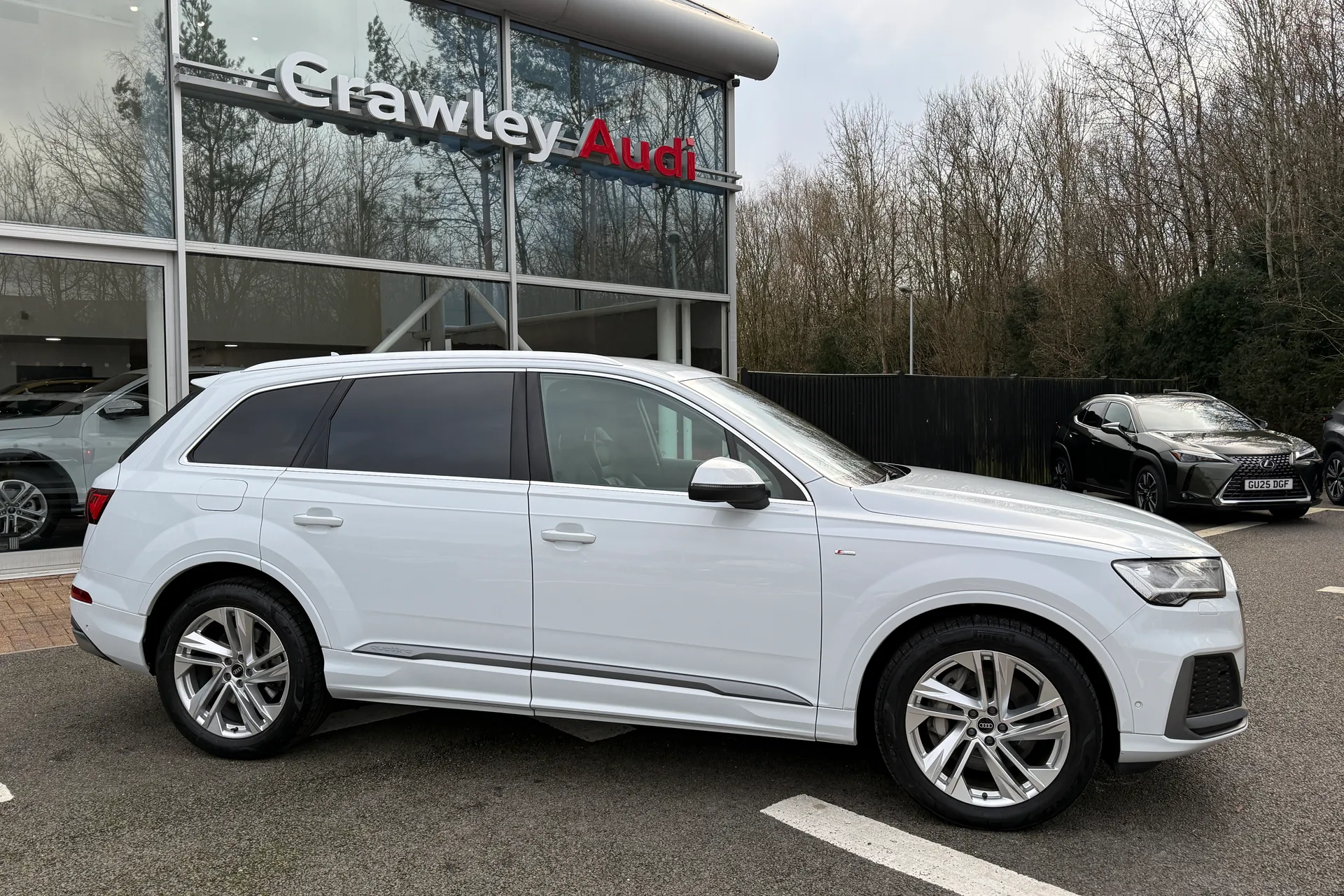 Audi Q7 thumbnail image number 2