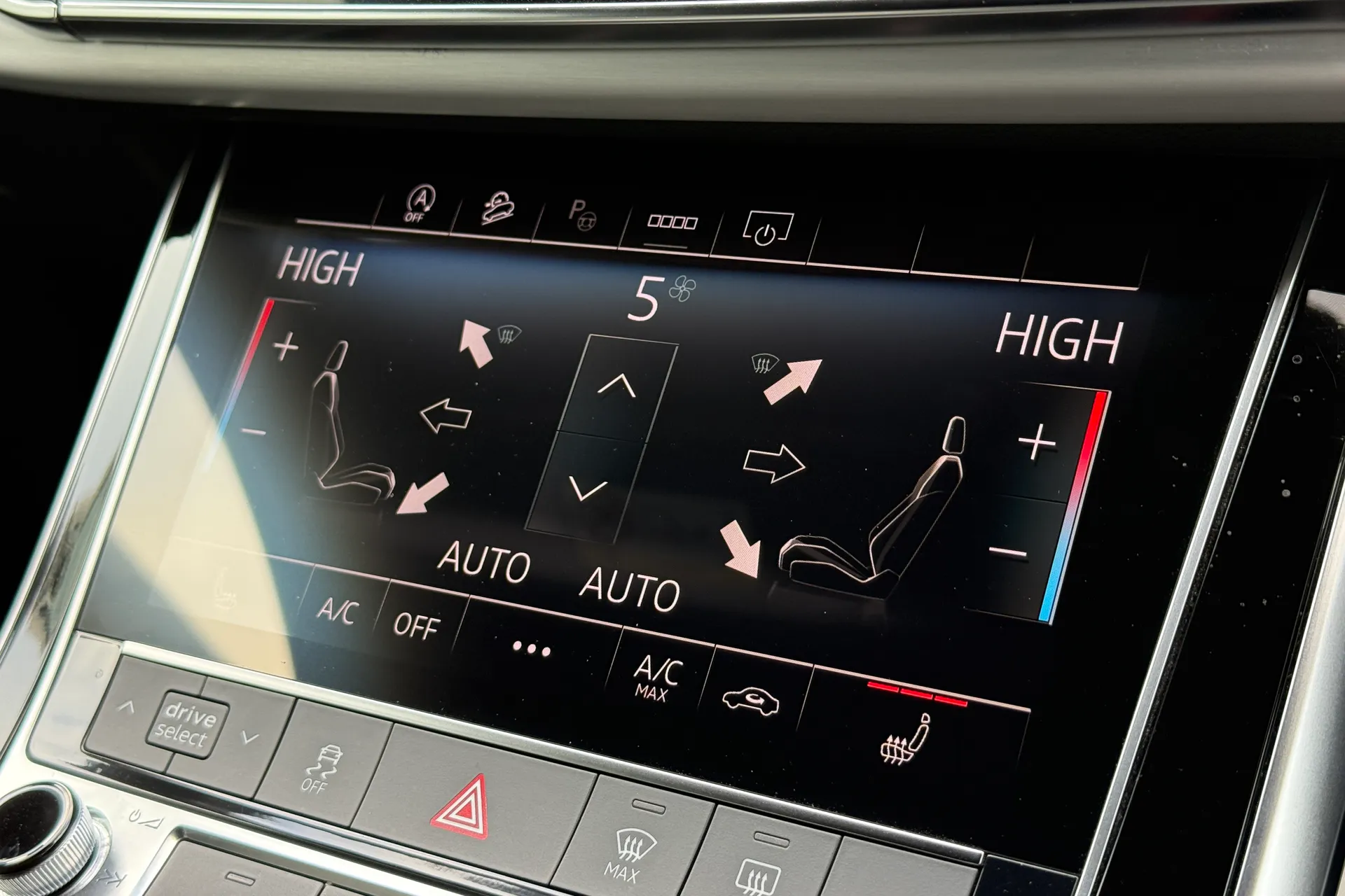 Audi Q7 thumbnail image number 11