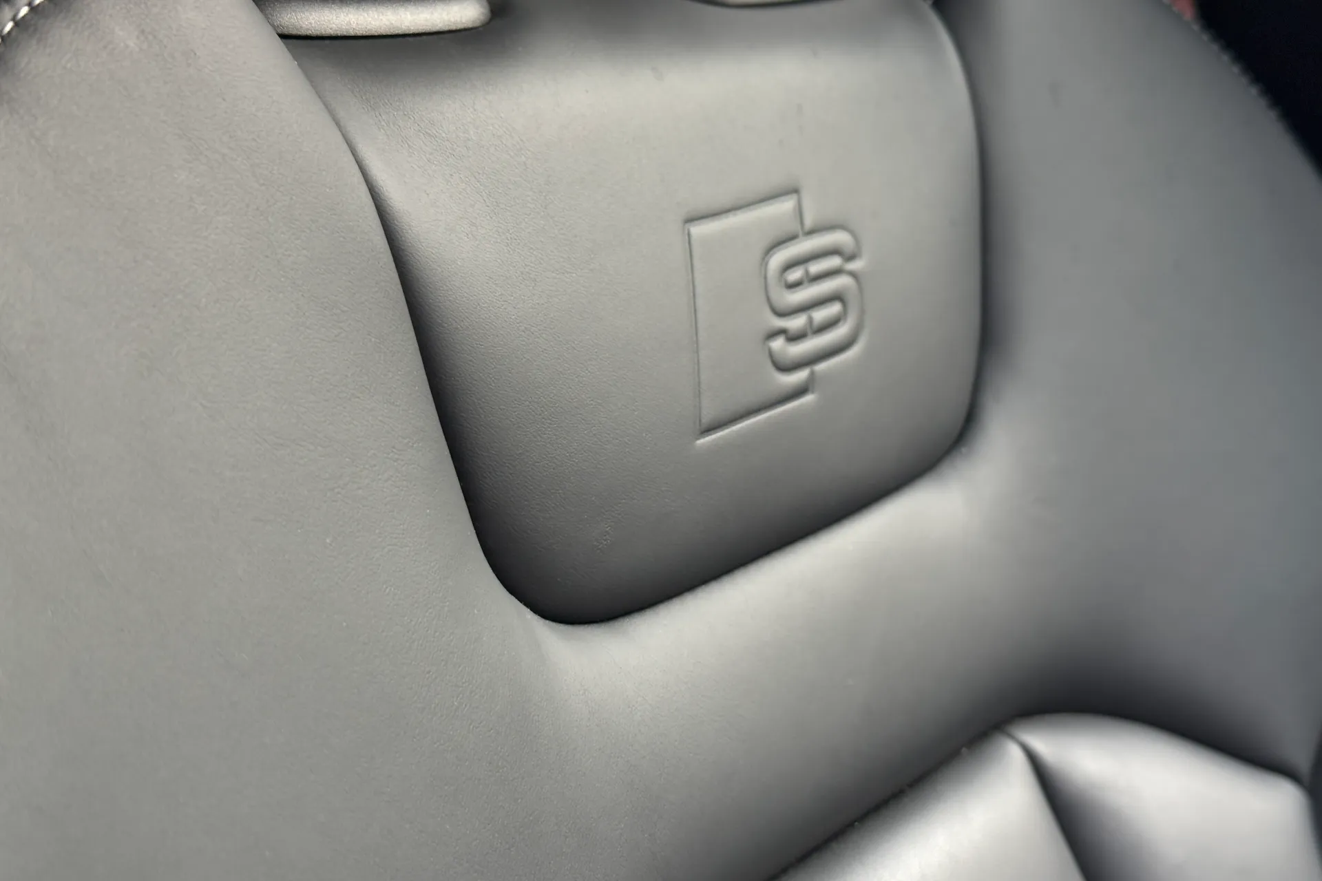 Audi Q7 thumbnail image number 24