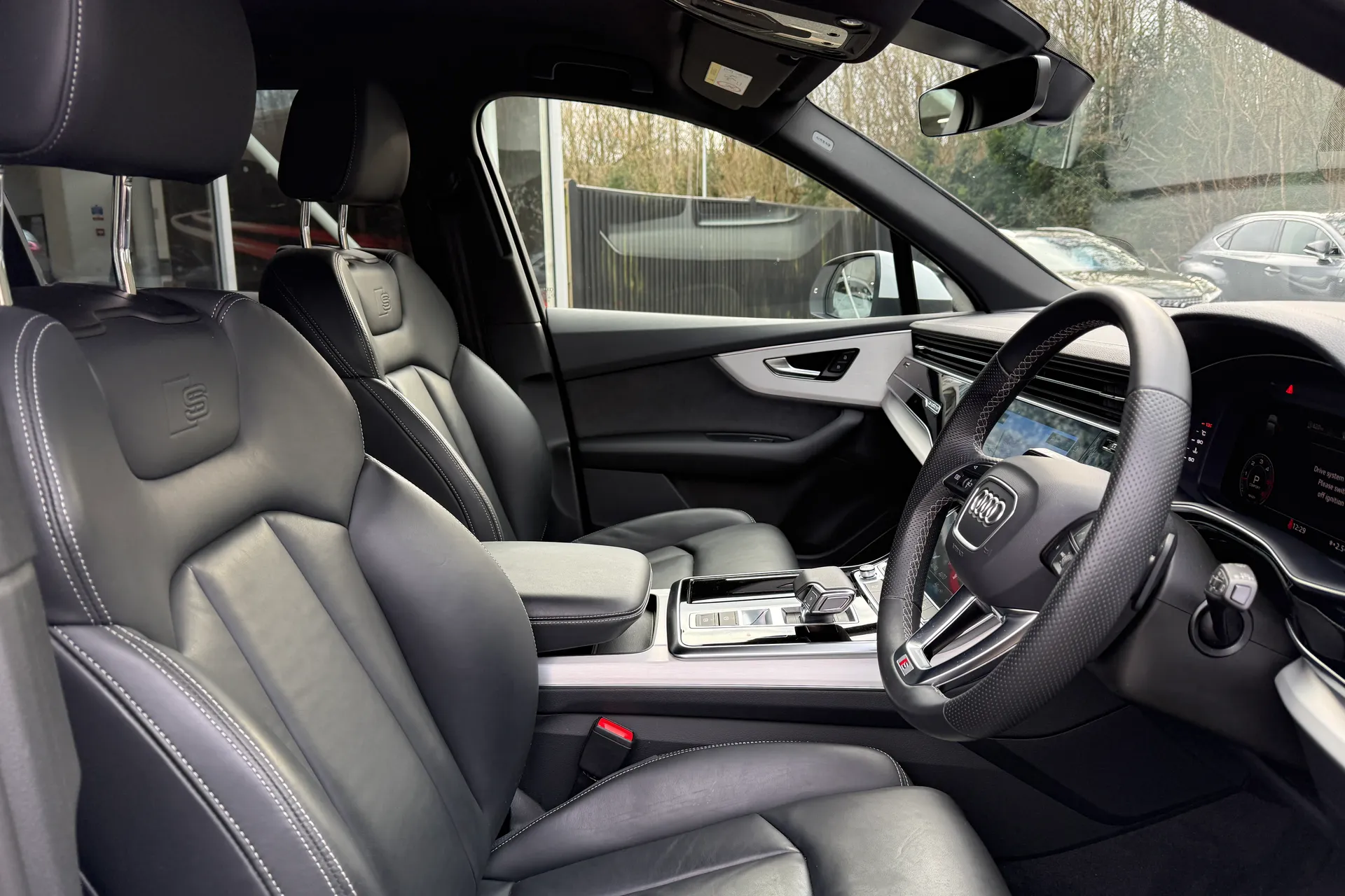 Audi Q7 thumbnail image number 27