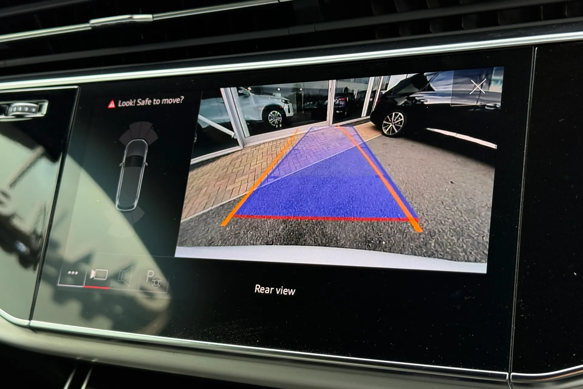 Audi Q7 thumbnail image number 4