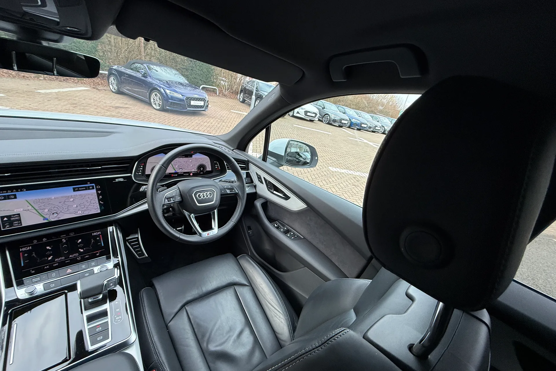 Audi Q7 thumbnail image number 32