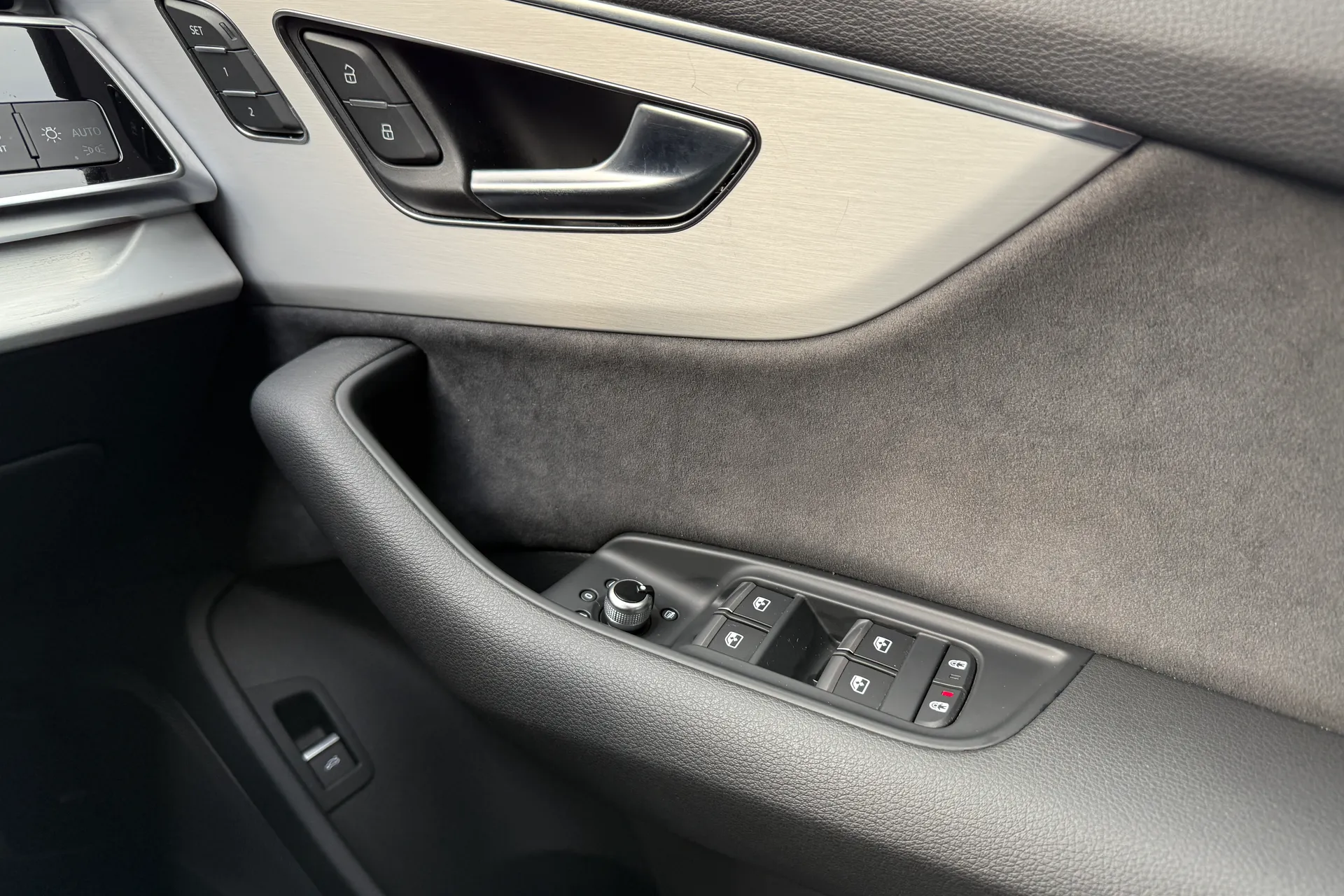 Audi Q7 thumbnail image number 16