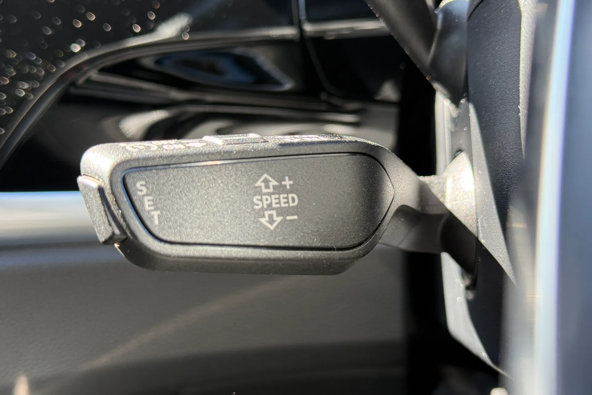 Audi Q3 thumbnail image number 12