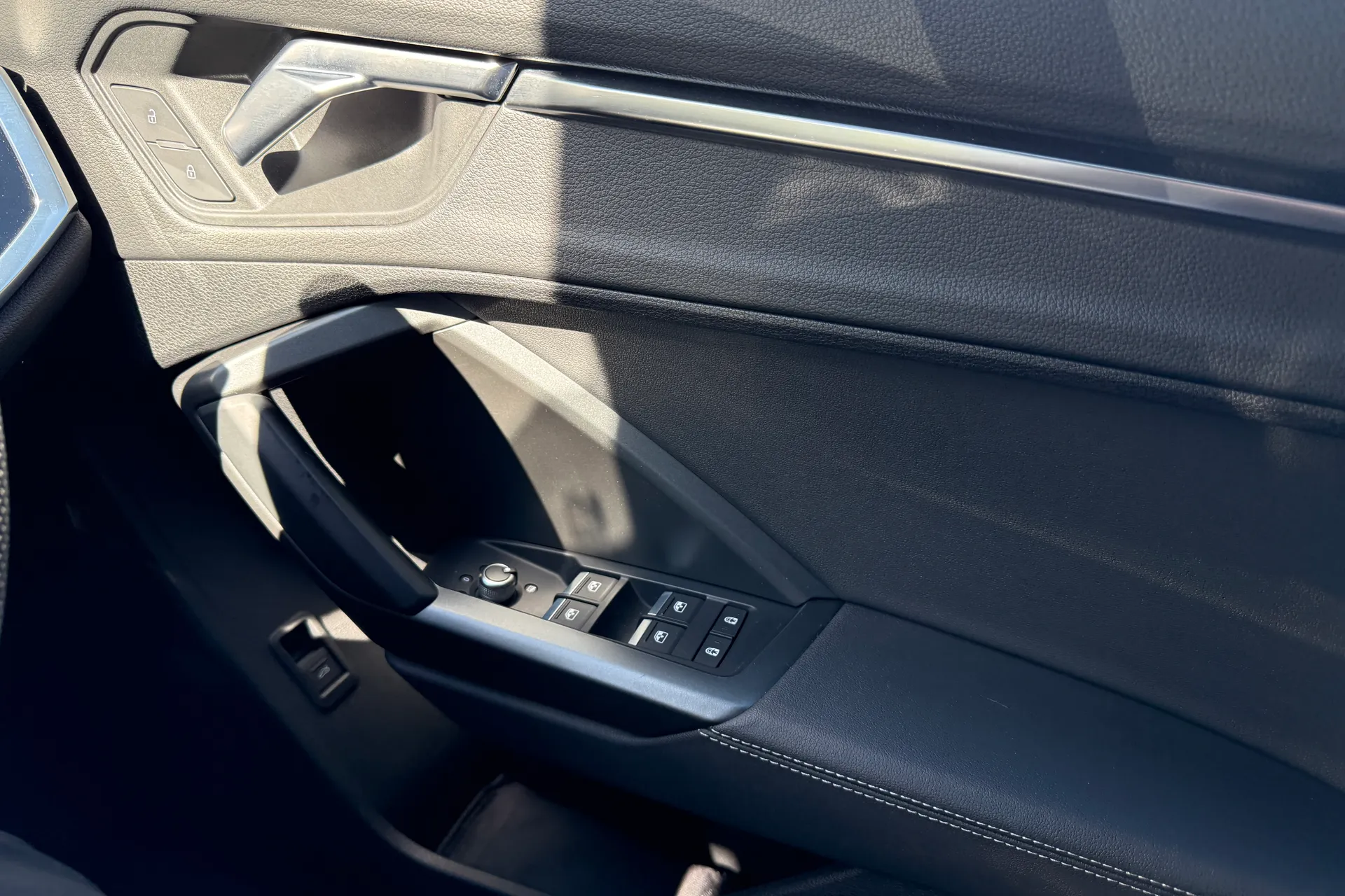 Audi Q3 thumbnail image number 22