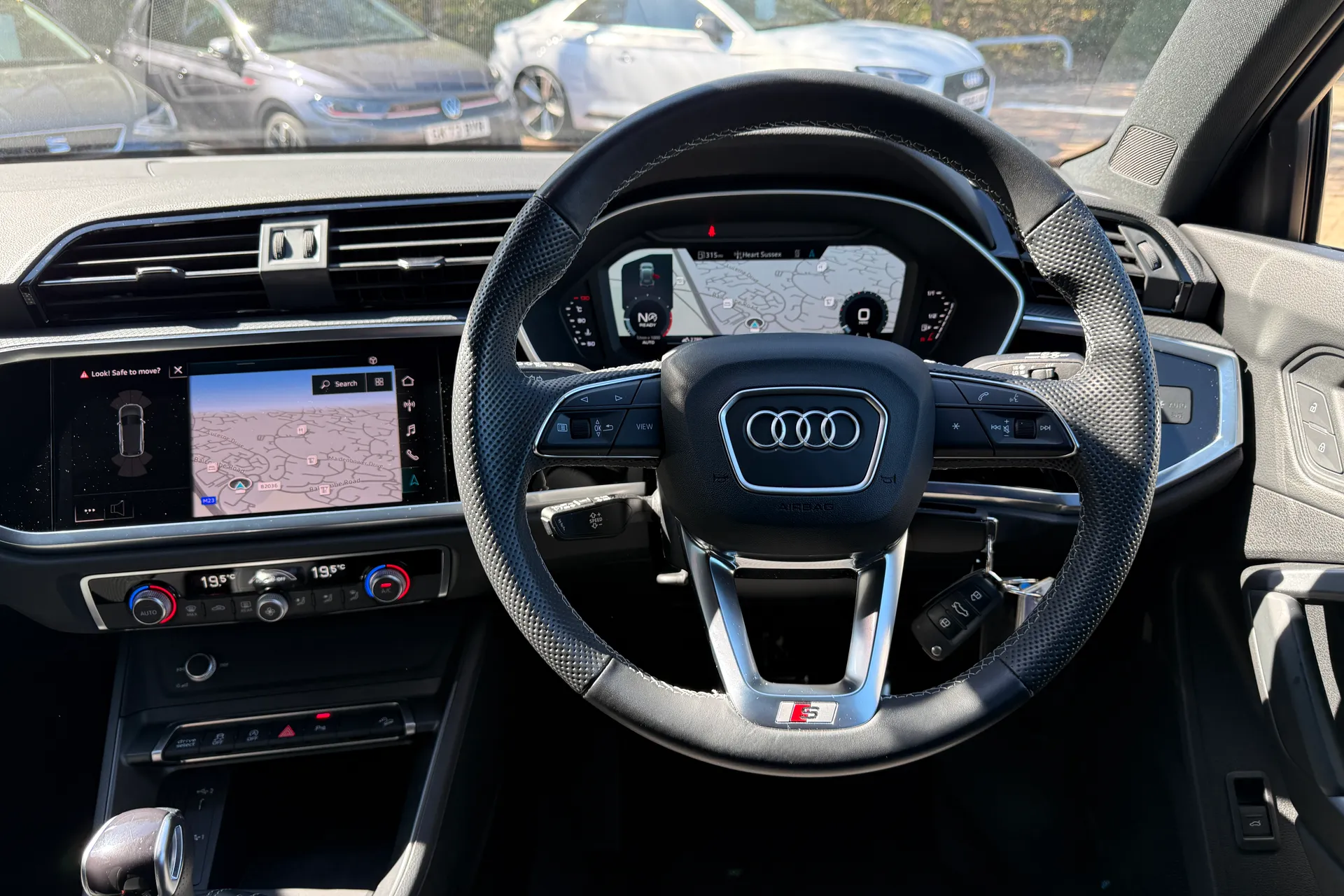 Audi Q3 thumbnail image number 39