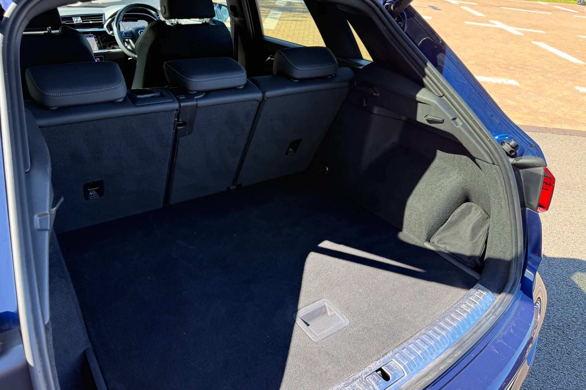 Audi Q3 thumbnail image number 42