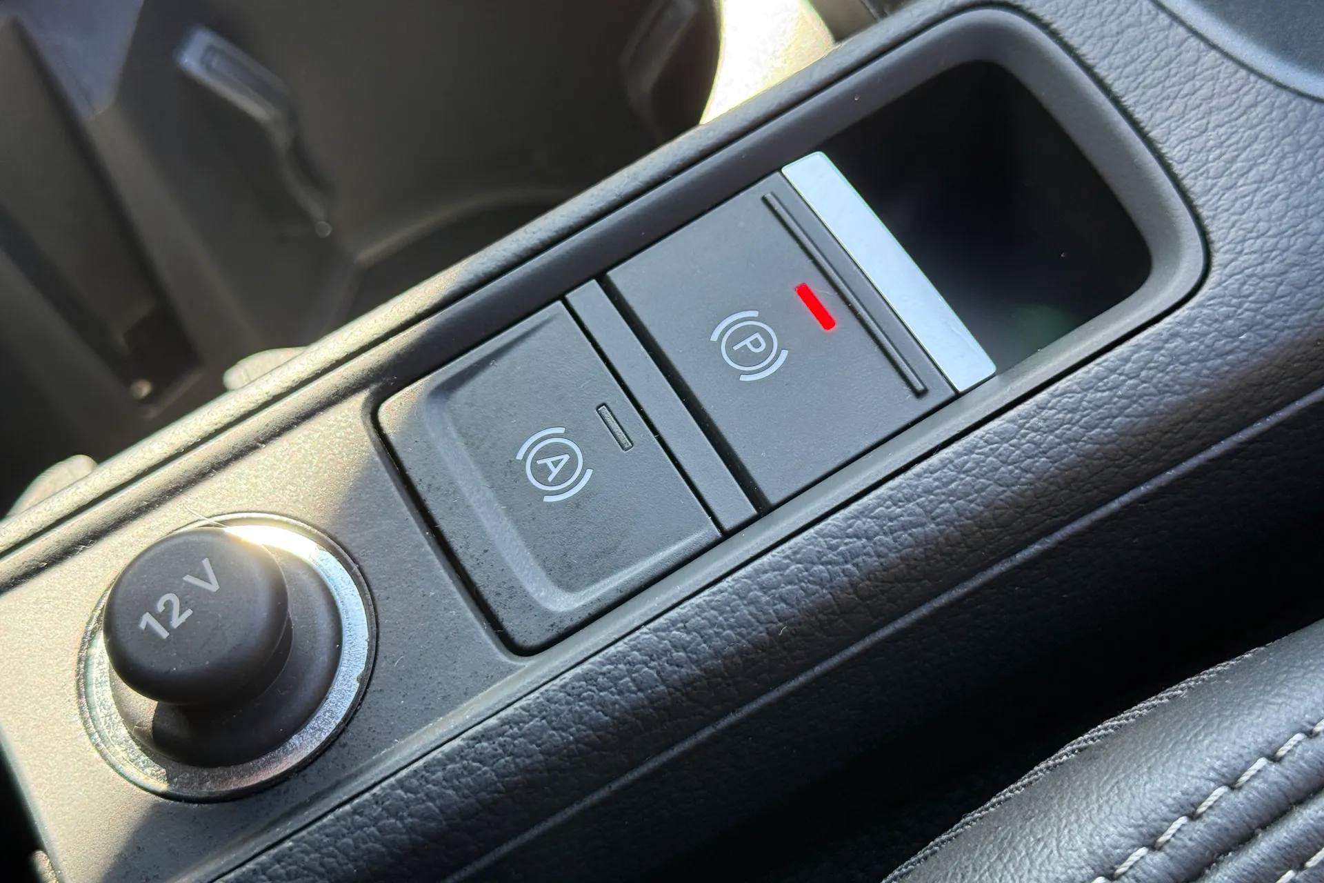 Audi Q3 thumbnail image number 25
