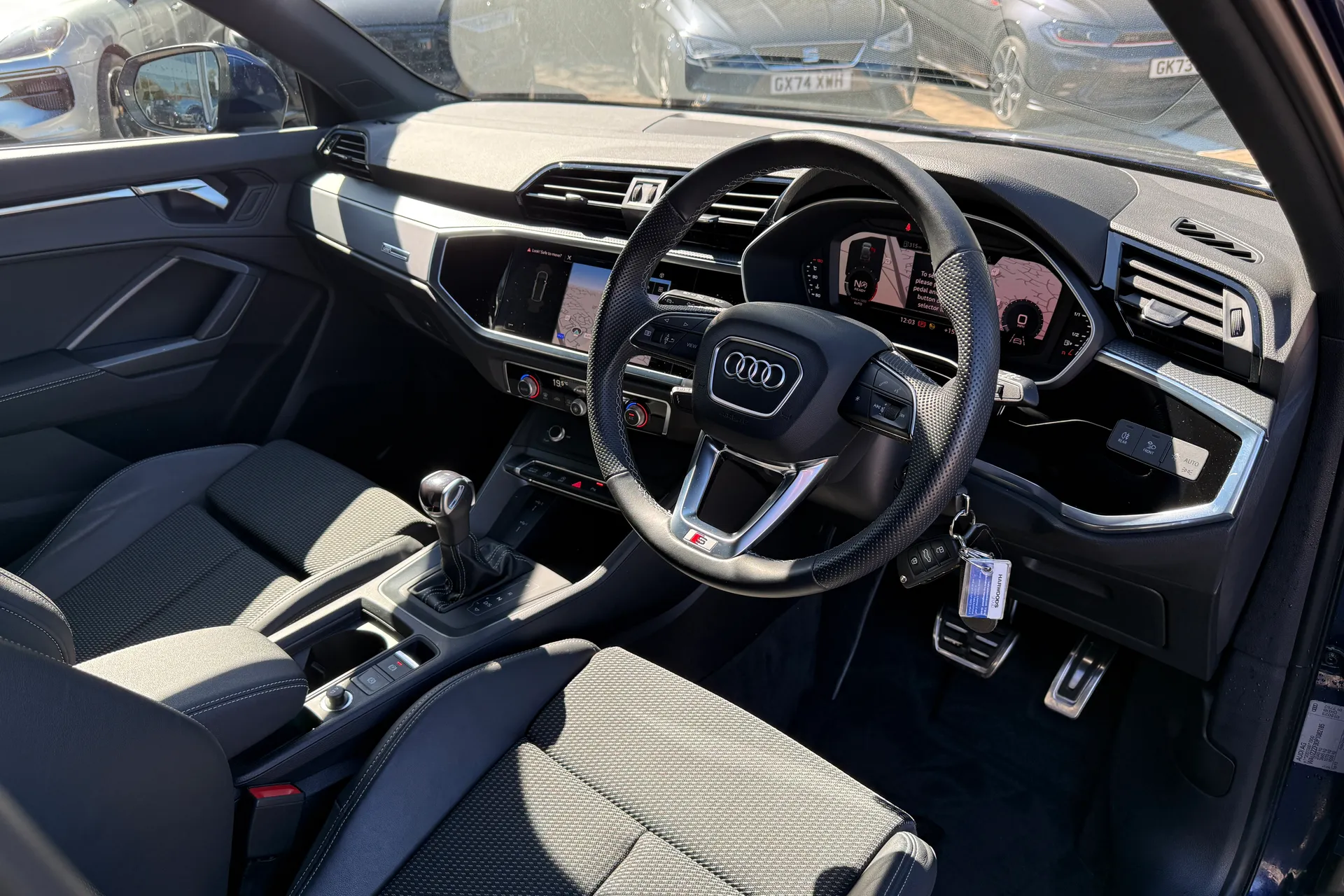Audi Q3 thumbnail image number 26