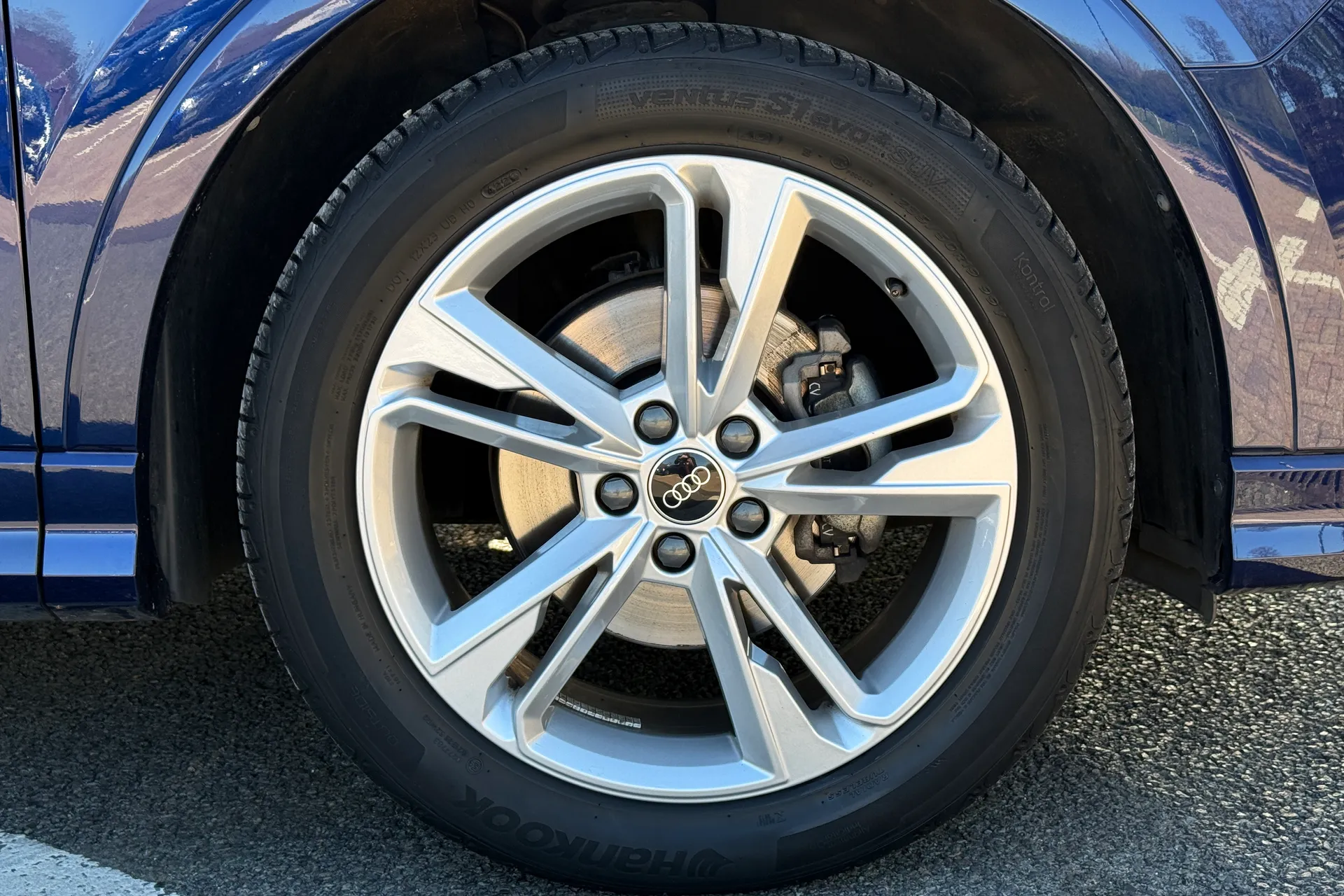 Audi Q3 thumbnail image number 30