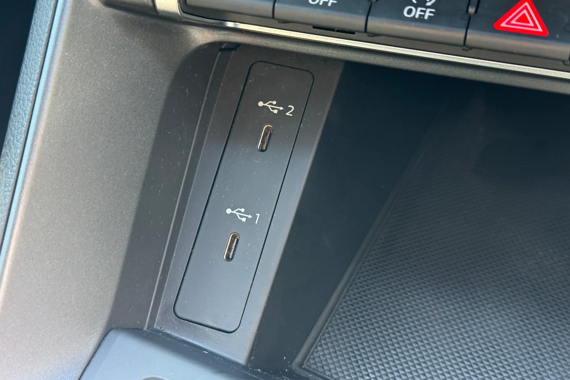 Audi Q3 thumbnail image number 19