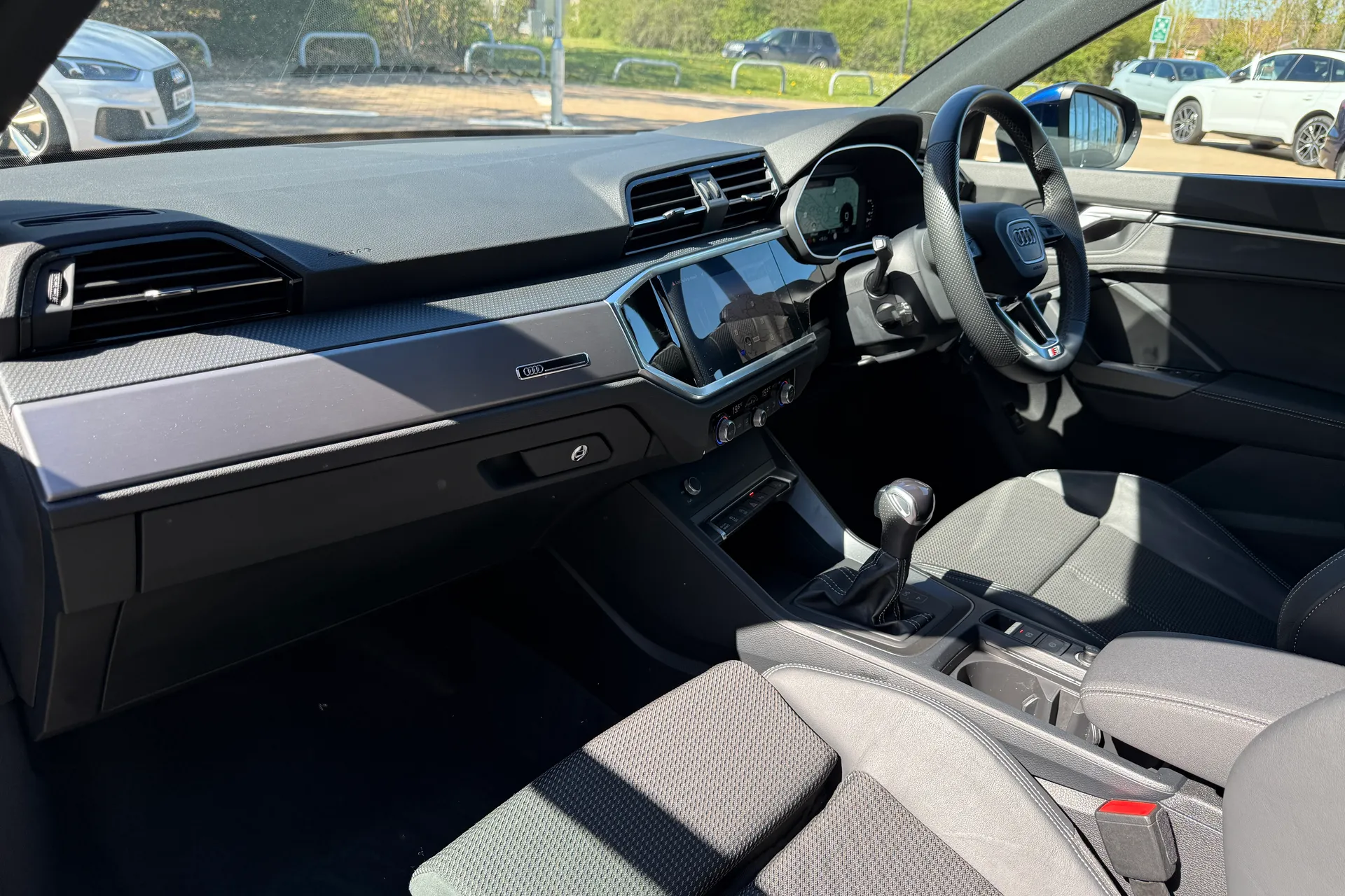 Audi Q3 thumbnail image number 52