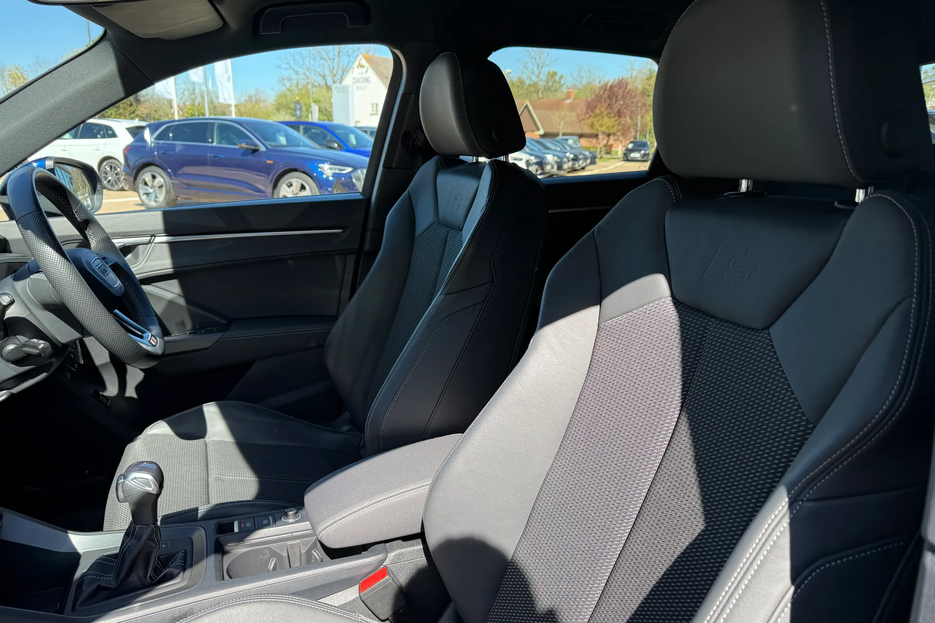 Audi Q3 thumbnail image number 53