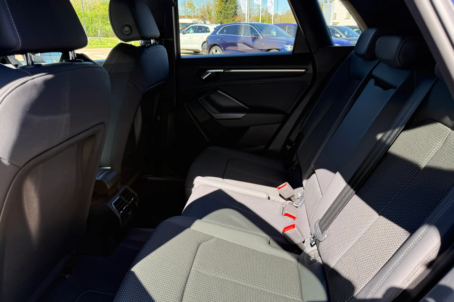 Audi Q3 thumbnail image number 51