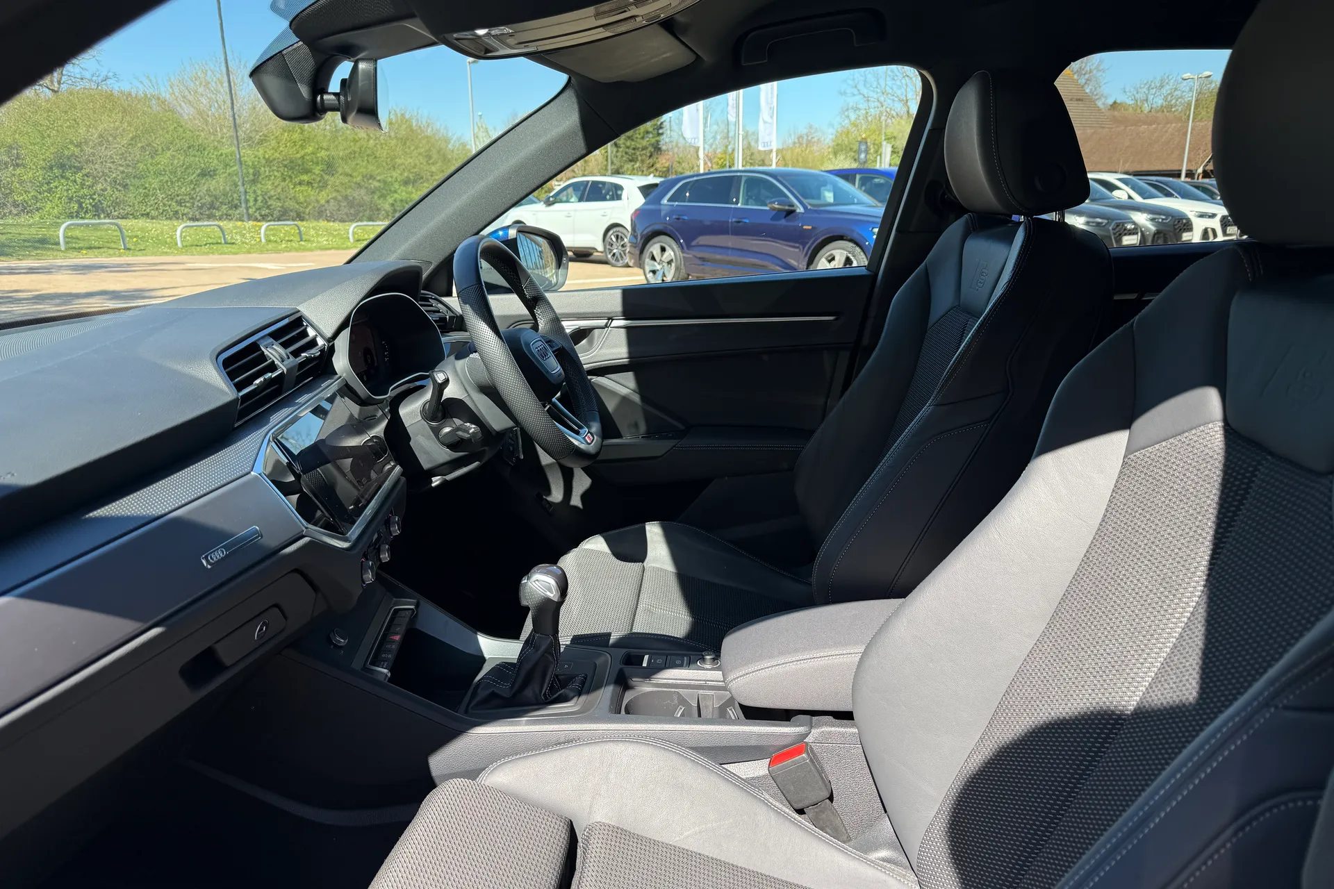 Audi Q3 thumbnail image number 54