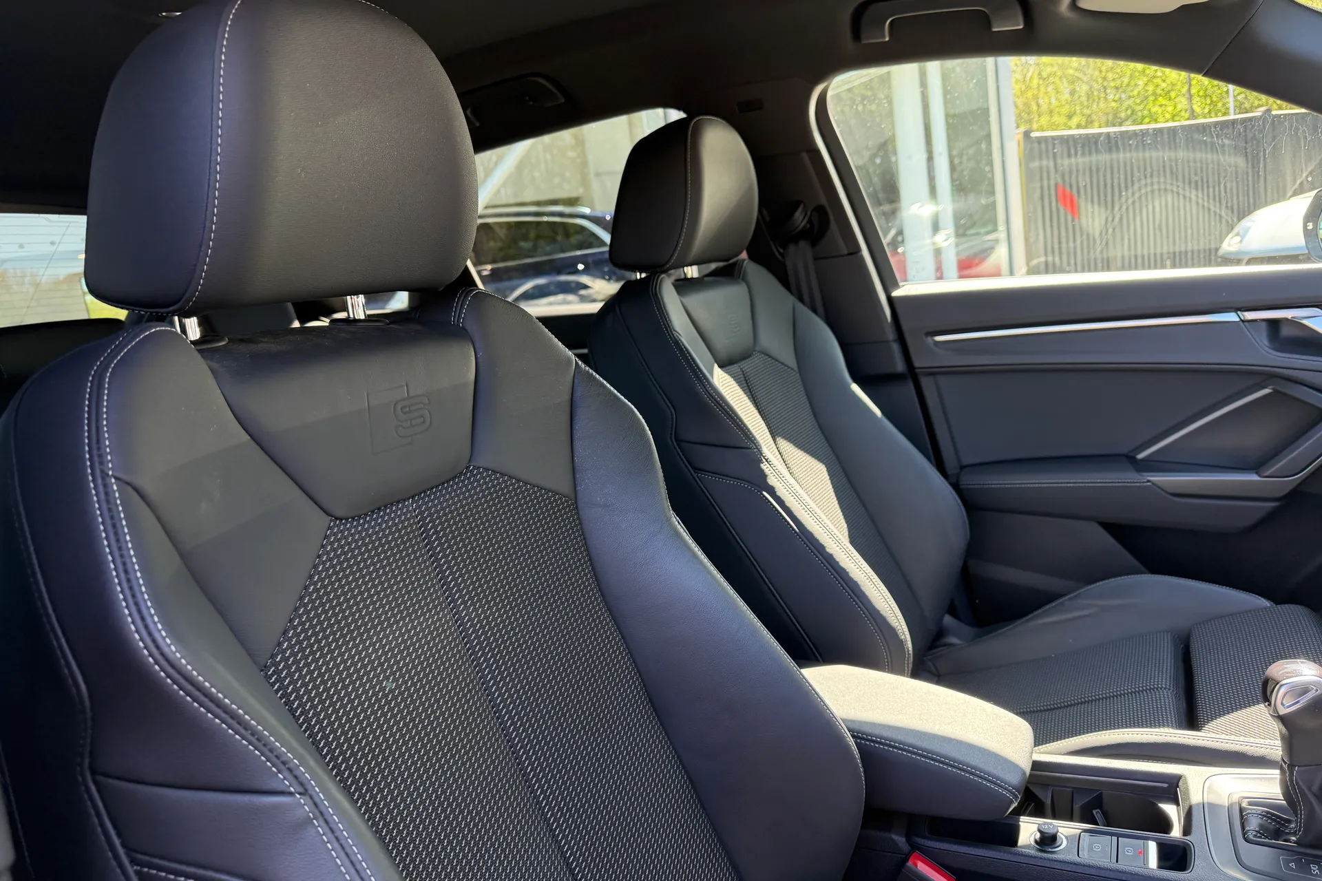 Audi Q3 thumbnail image number 27