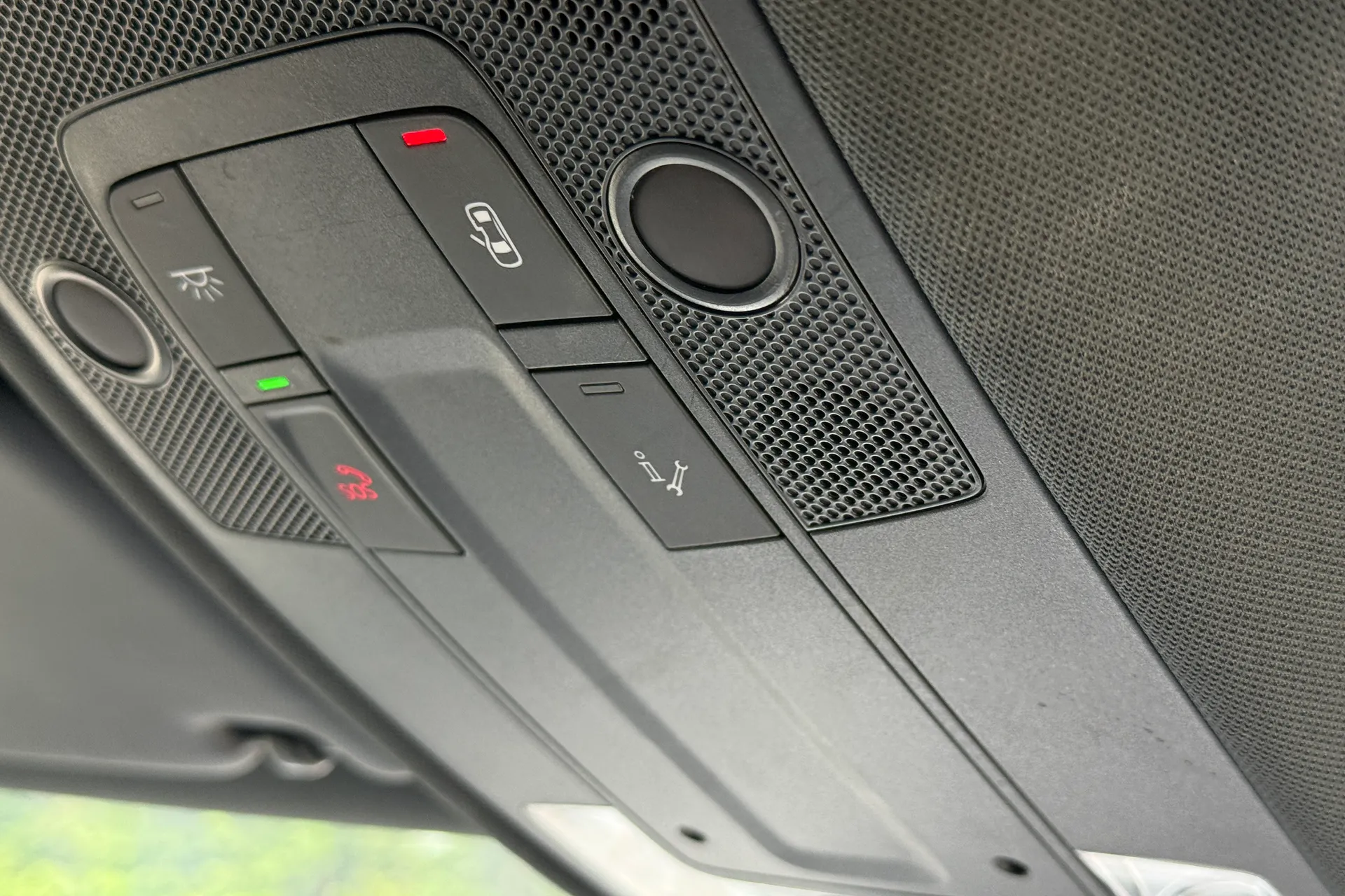 Audi Q2 thumbnail image number 19
