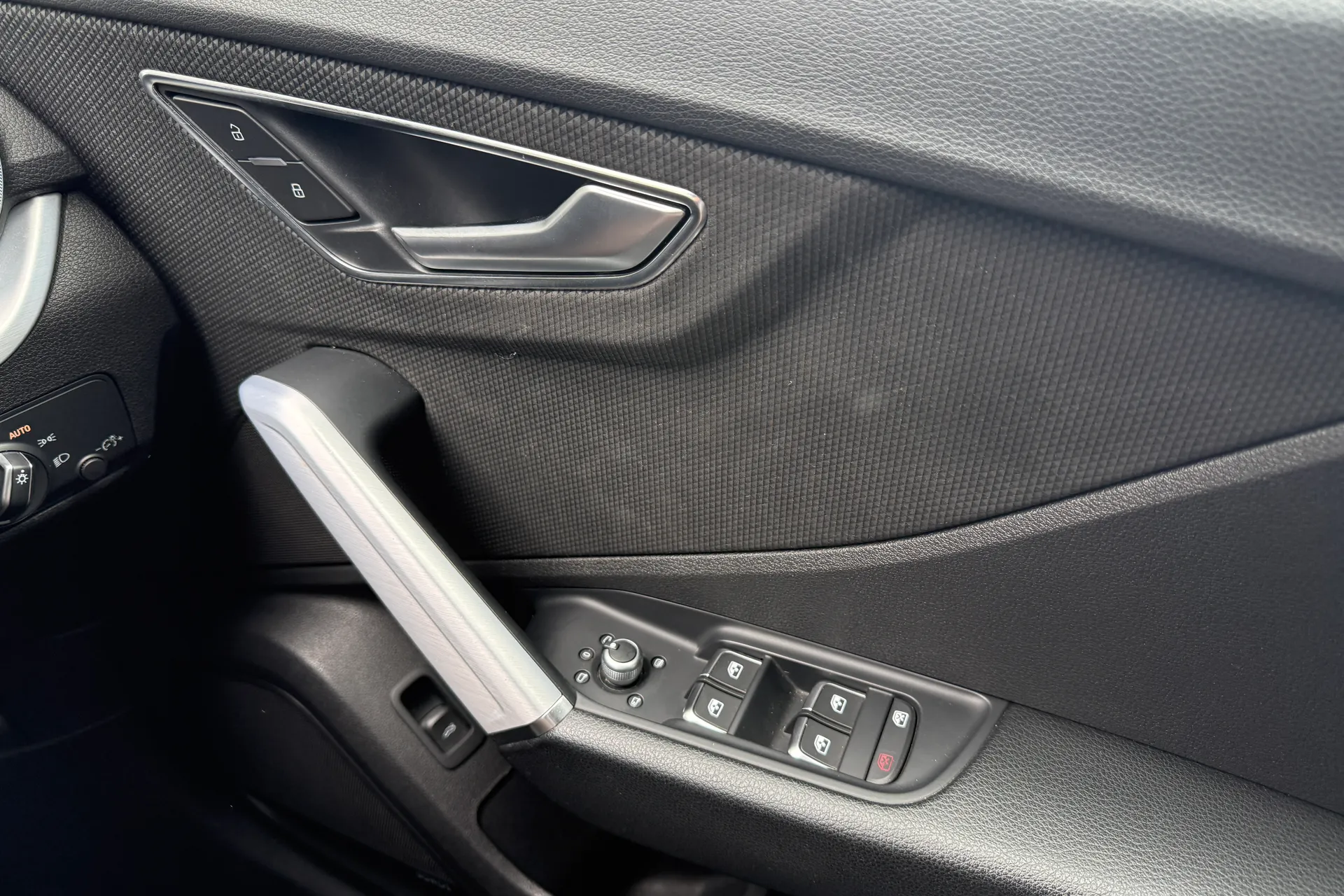 Audi Q2 thumbnail image number 27