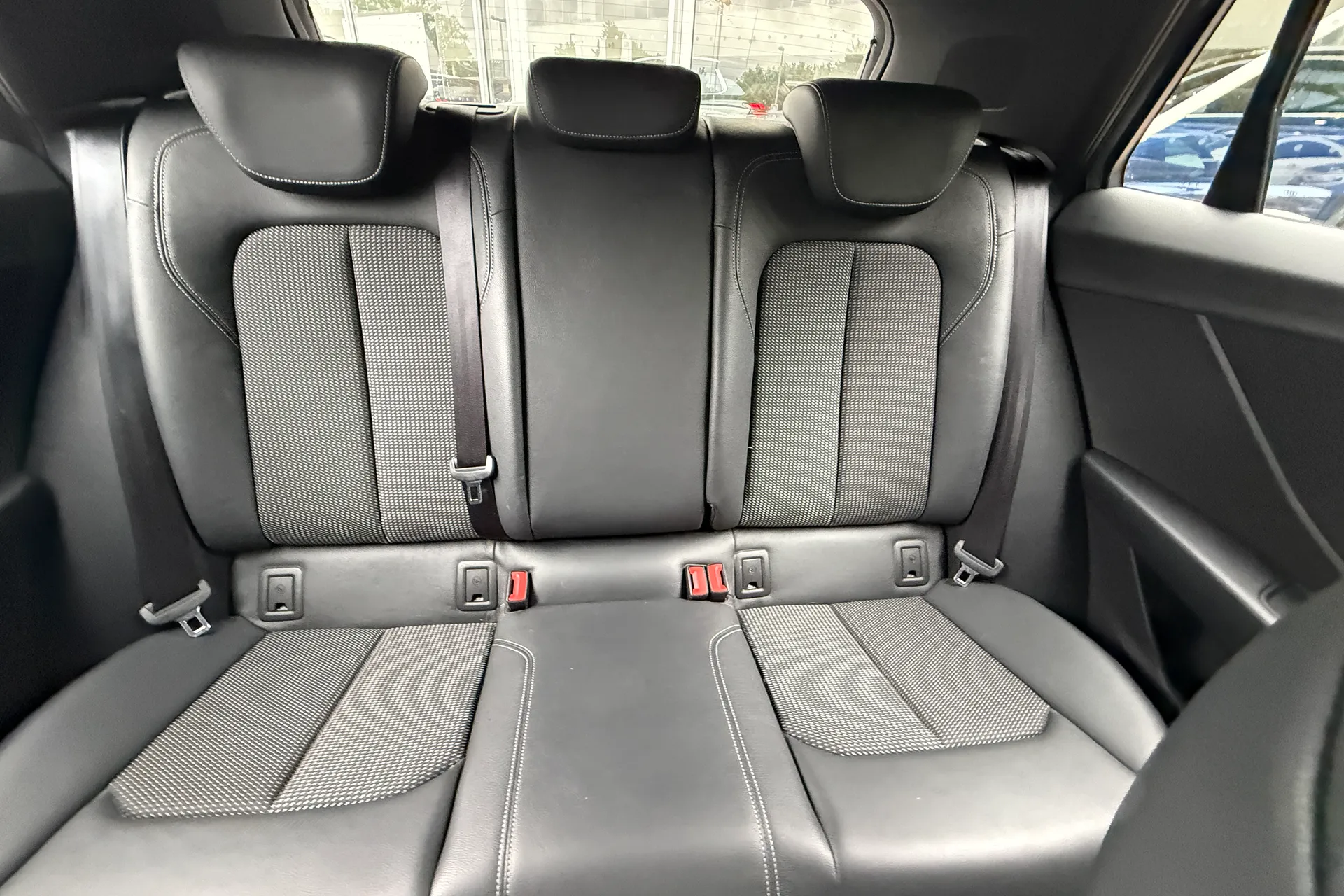 Audi Q2 thumbnail image number 30
