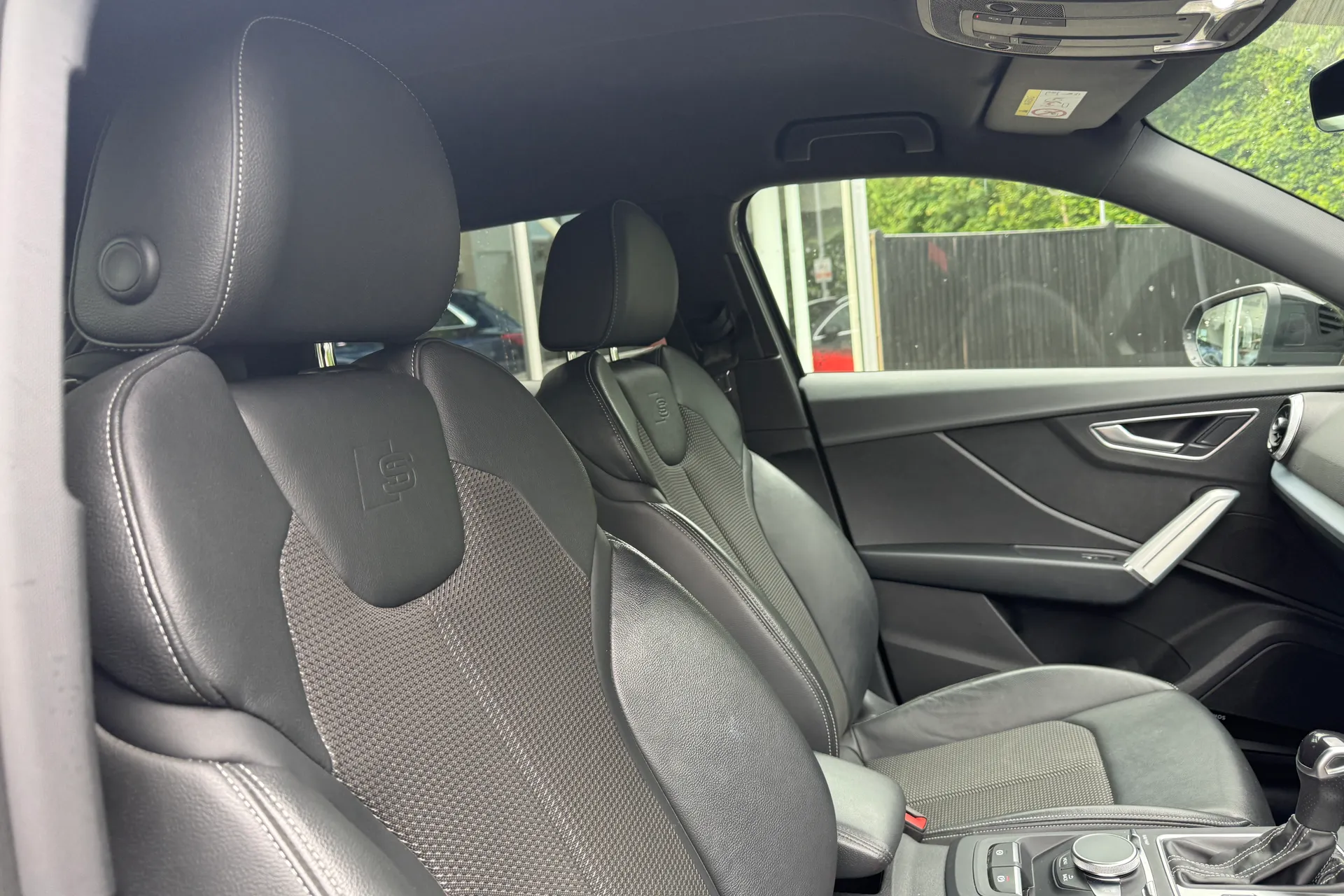 Audi Q2 thumbnail image number 32