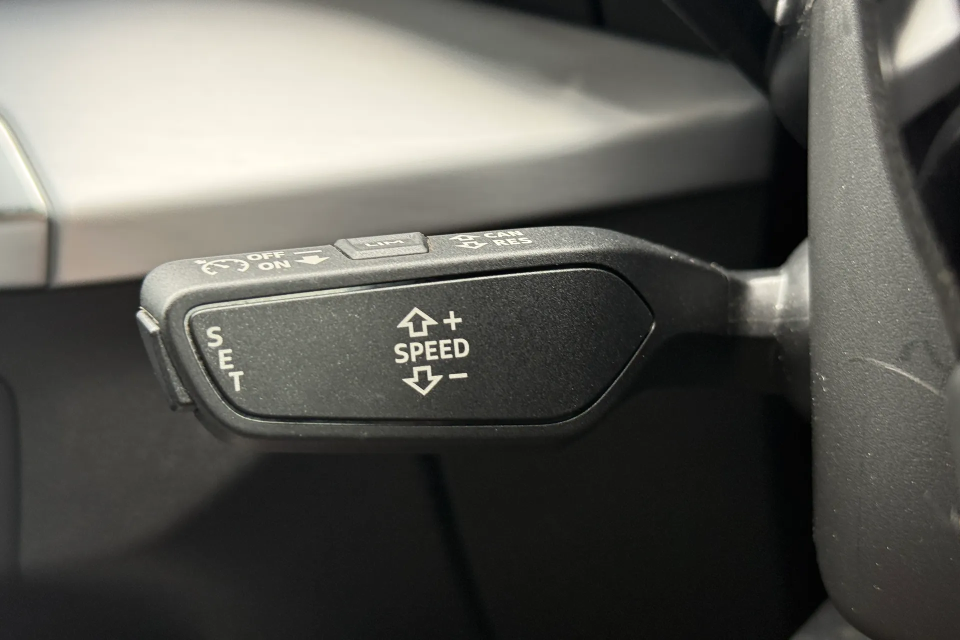 Audi Q2 thumbnail image number 21