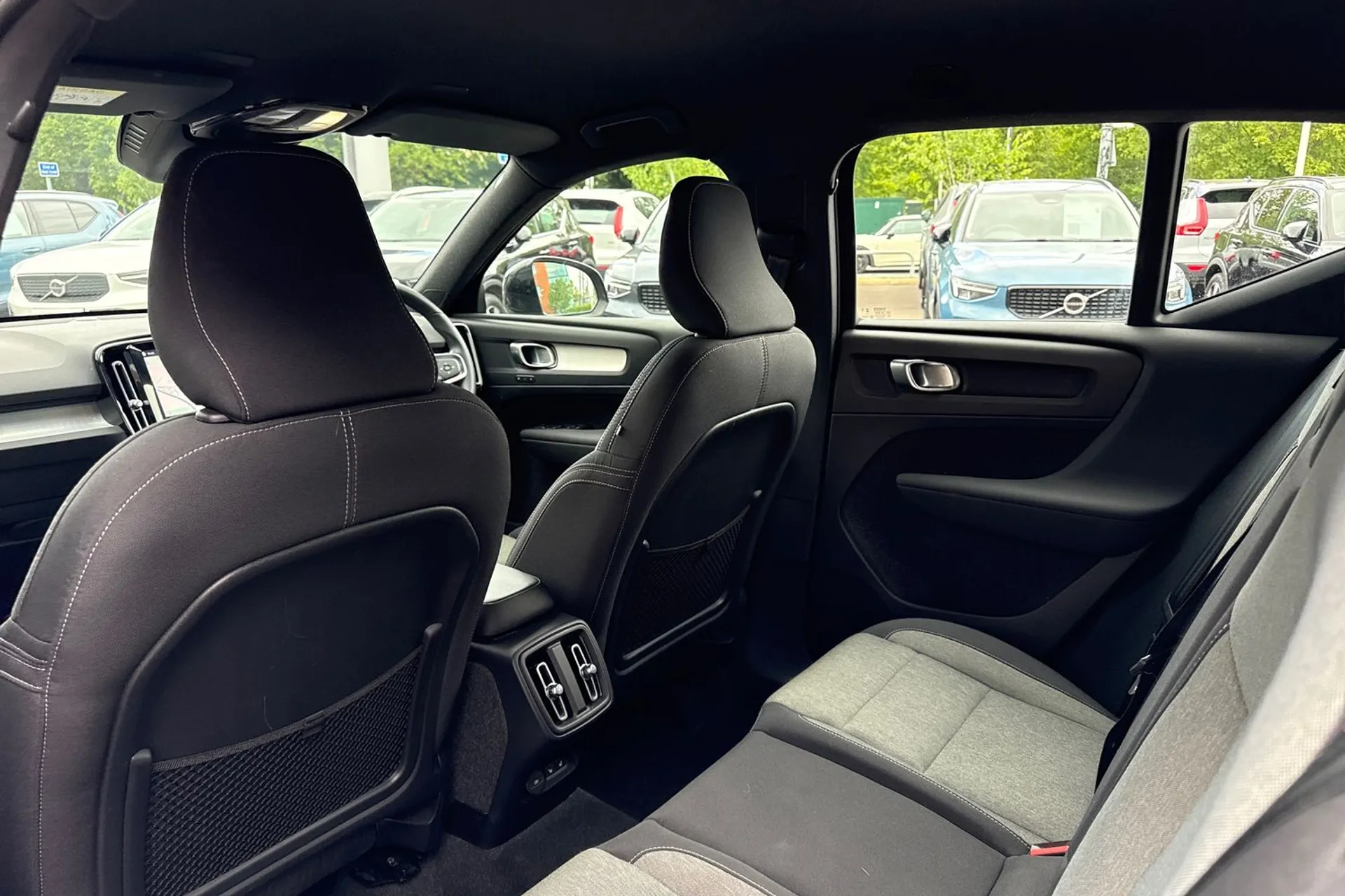 Volvo XC40 thumbnail image number 31