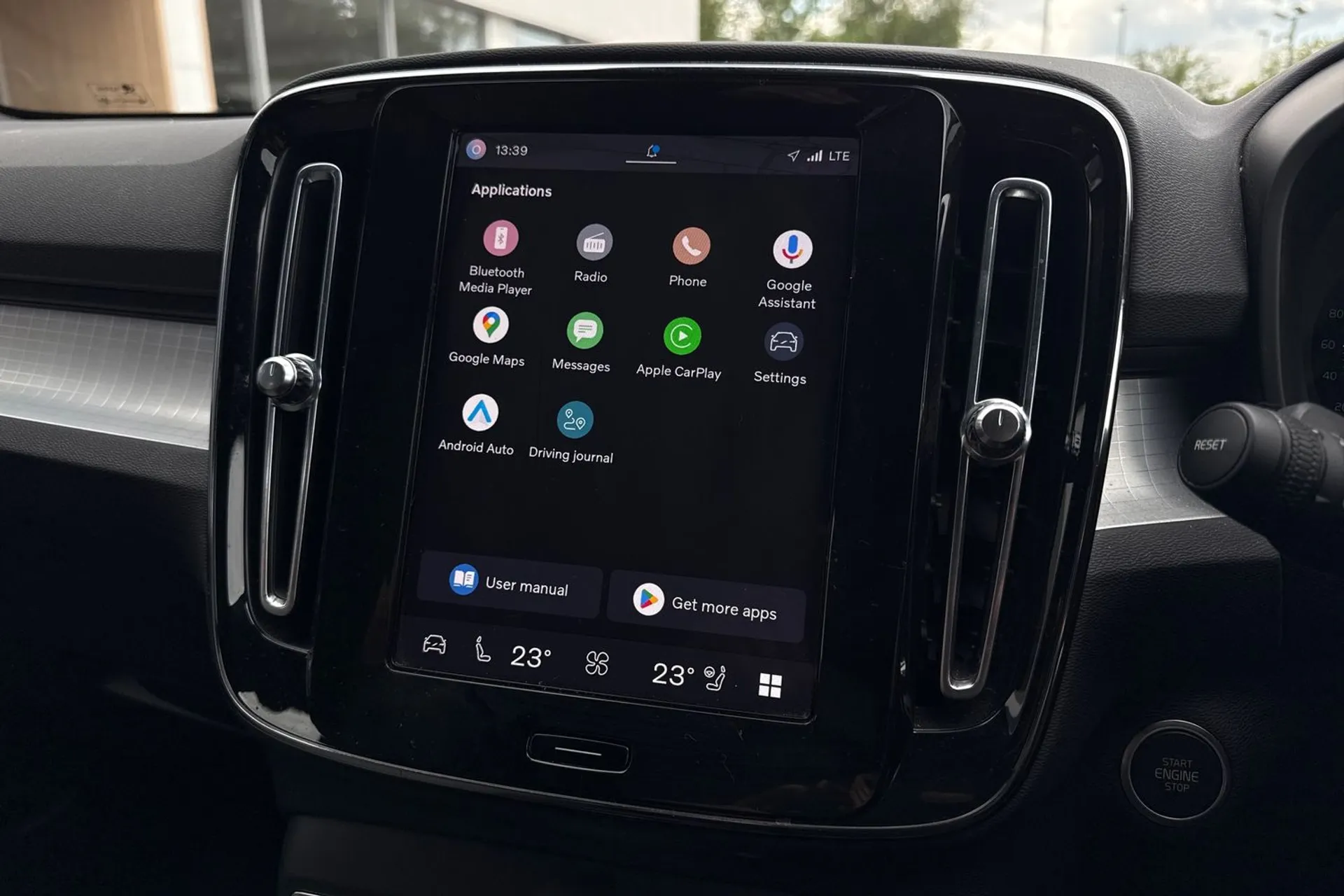Volvo XC40 thumbnail image number 40