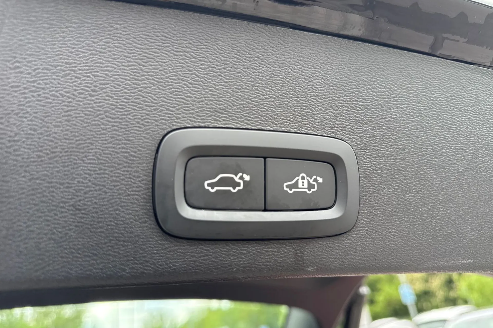 Volvo XC40 thumbnail image number 21