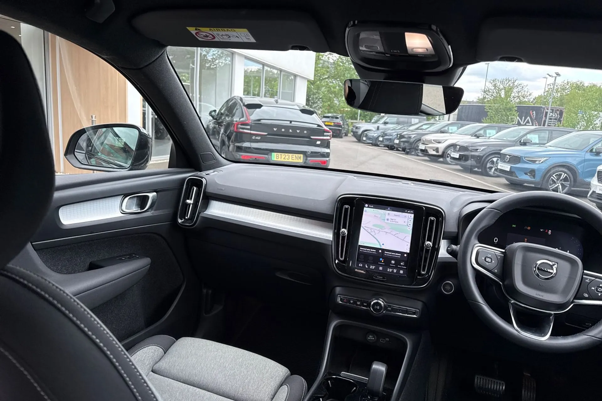 Volvo XC40 thumbnail image number 32